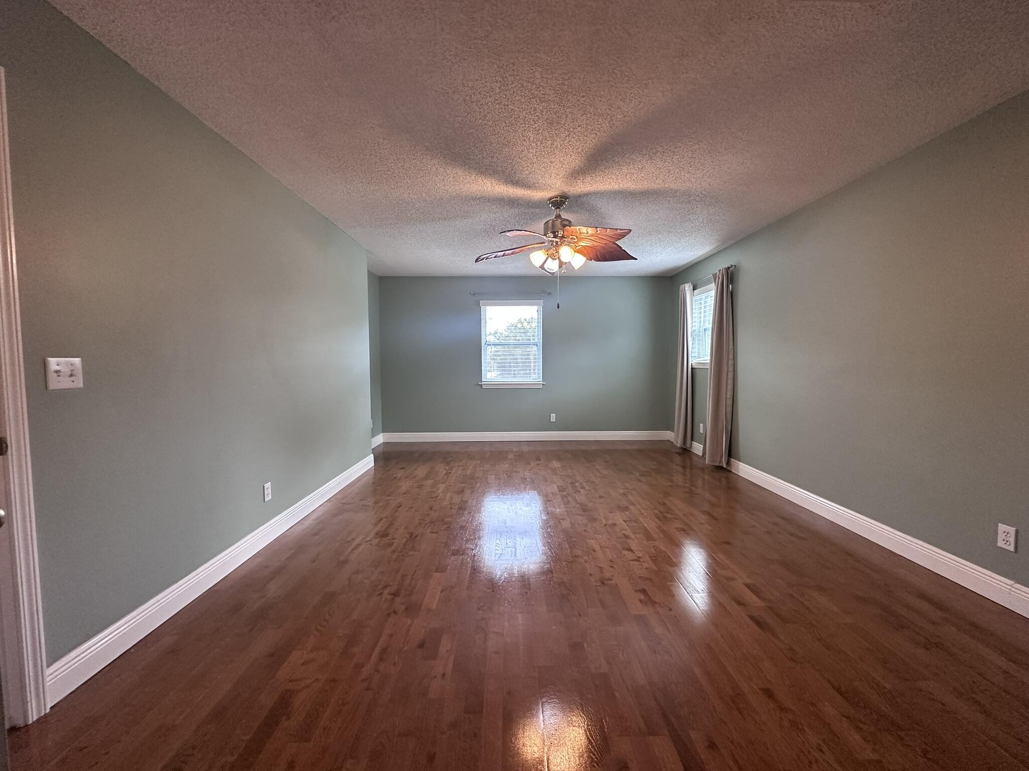 EAST BAY RIVER ESTATES 1ST ADDN - Residential Lease