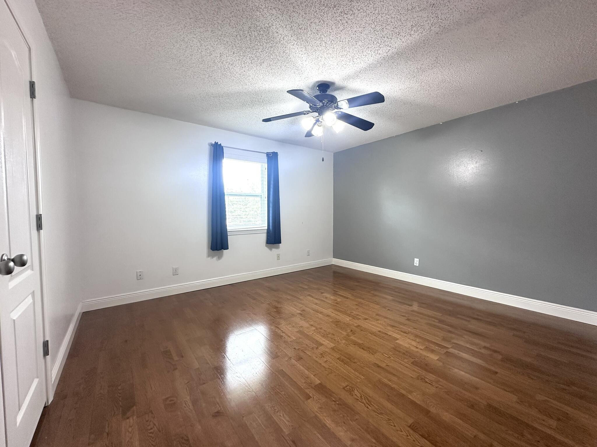 EAST BAY RIVER ESTATES 1ST ADDN - Residential Lease