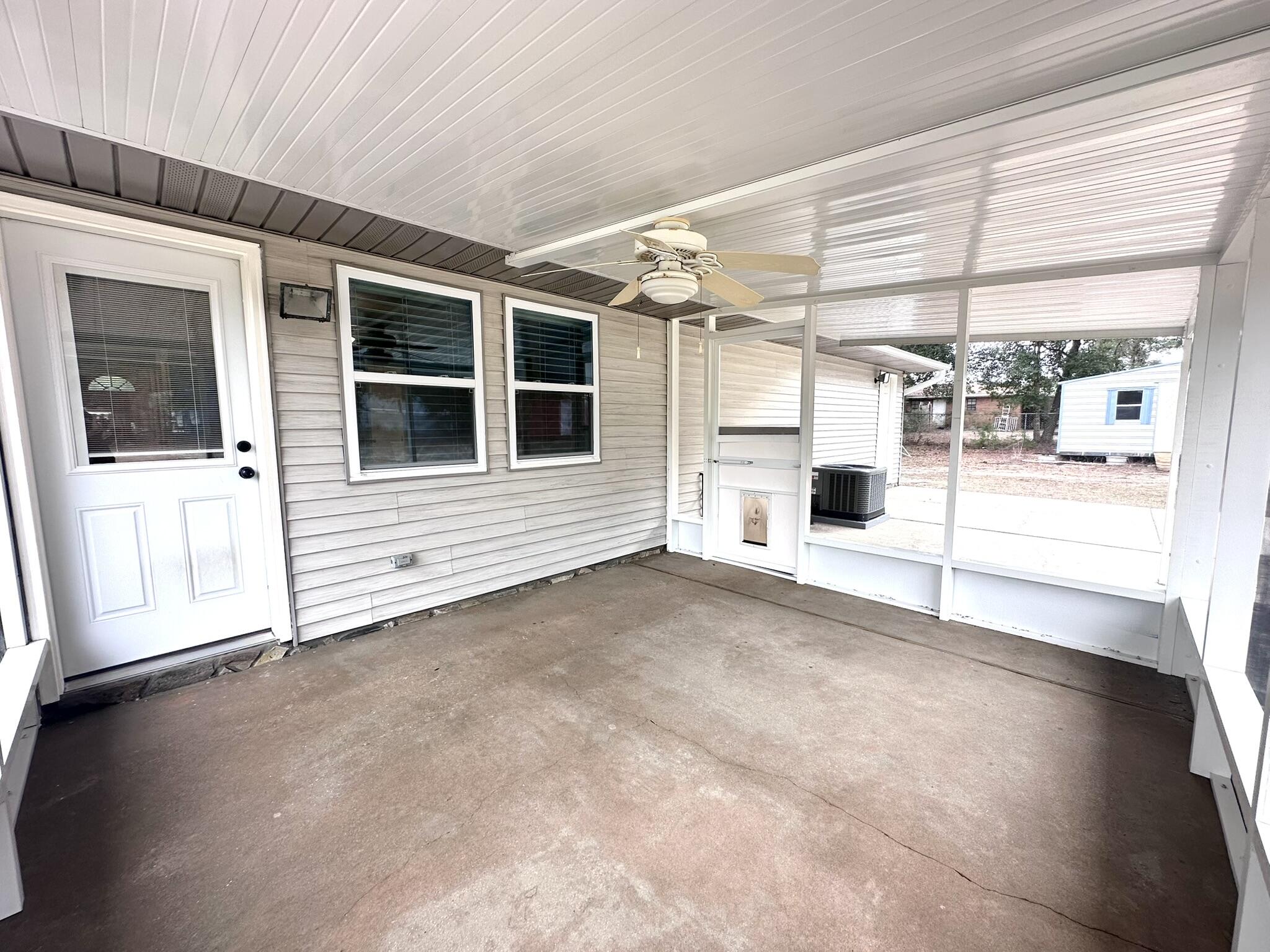 EAST BAY RIVER ESTATES 1ST ADDN - Residential Lease