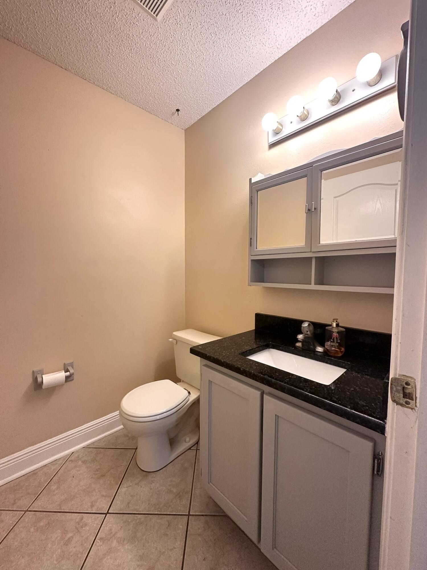 EAST BAY RIVER ESTATES 1ST ADDN - Residential Lease