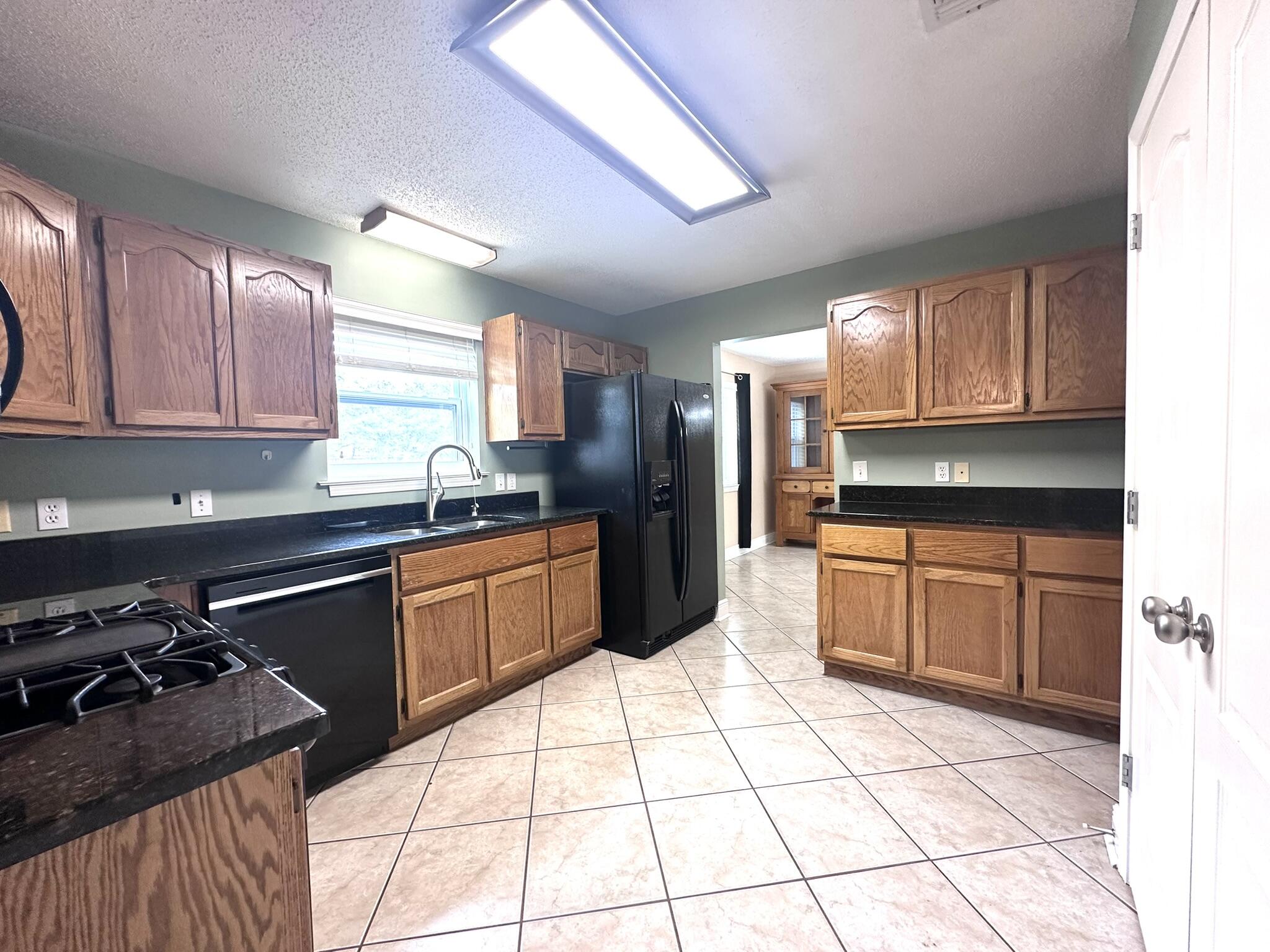 EAST BAY RIVER ESTATES 1ST ADDN - Residential Lease