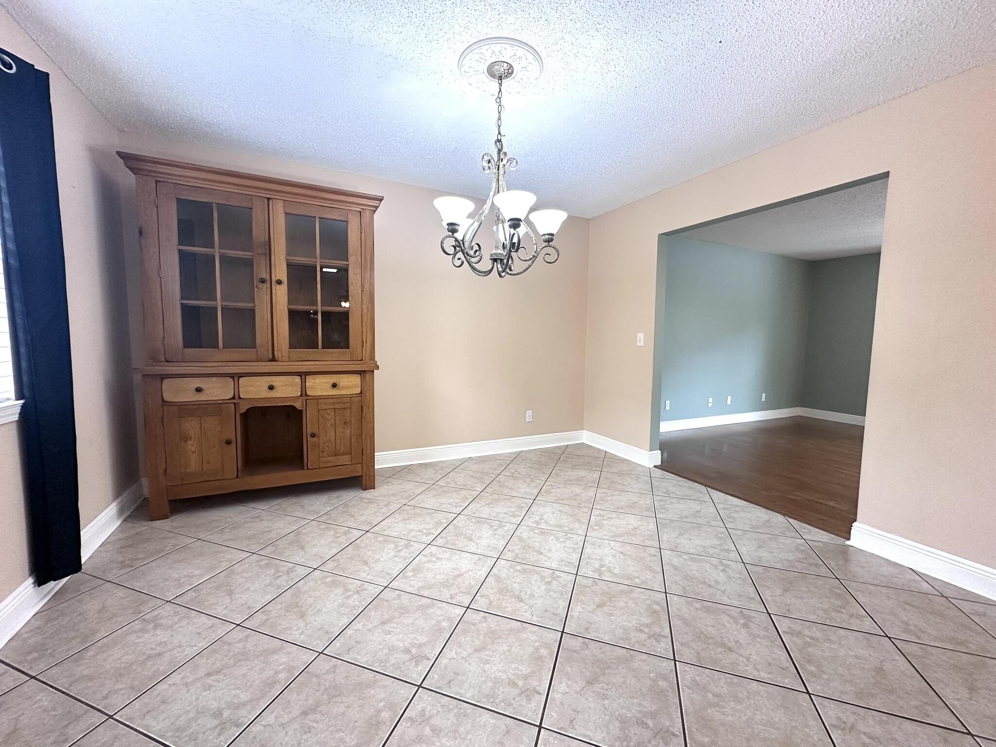 EAST BAY RIVER ESTATES 1ST ADDN - Residential Lease