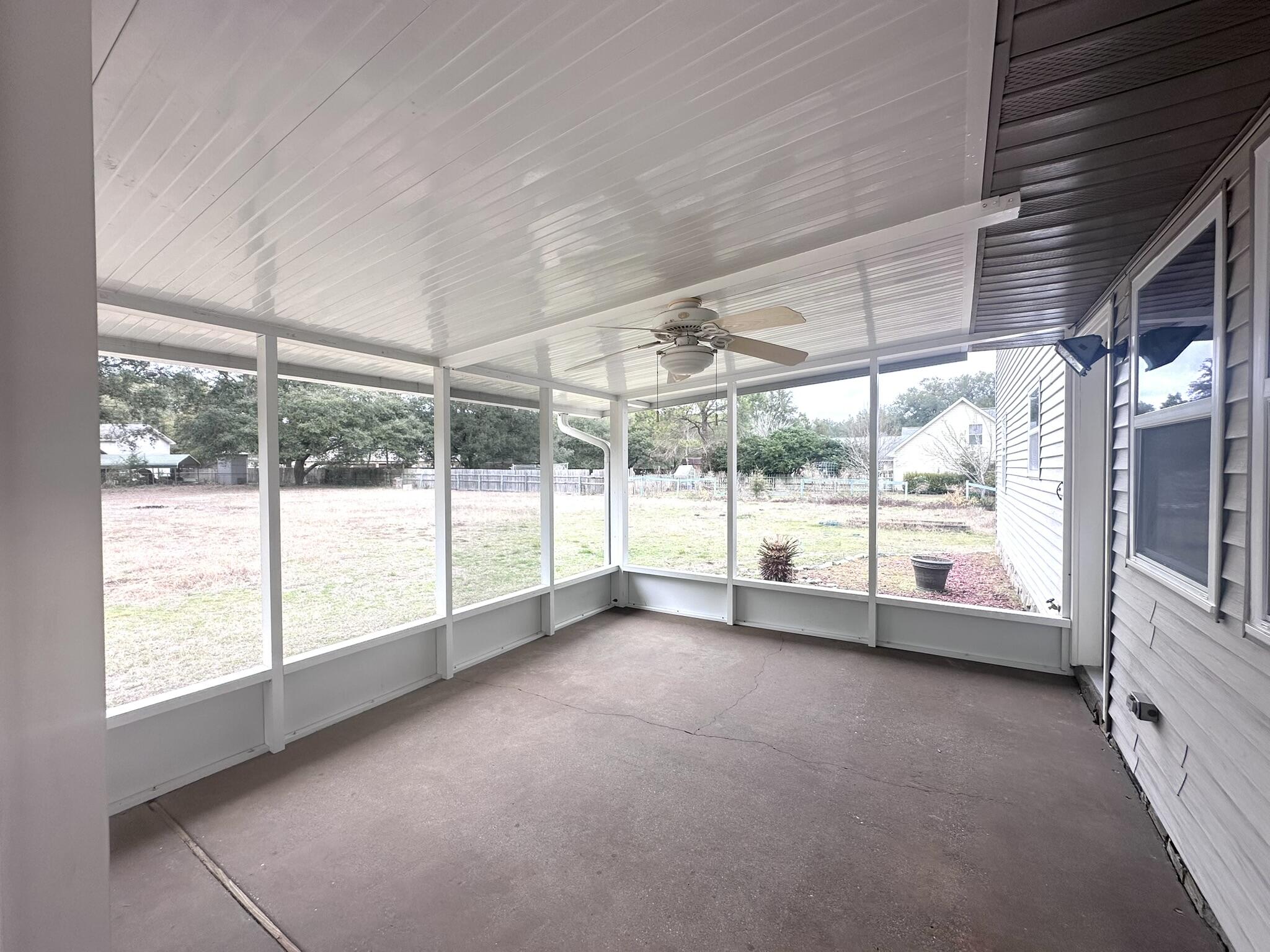 EAST BAY RIVER ESTATES 1ST ADDN - Residential Lease