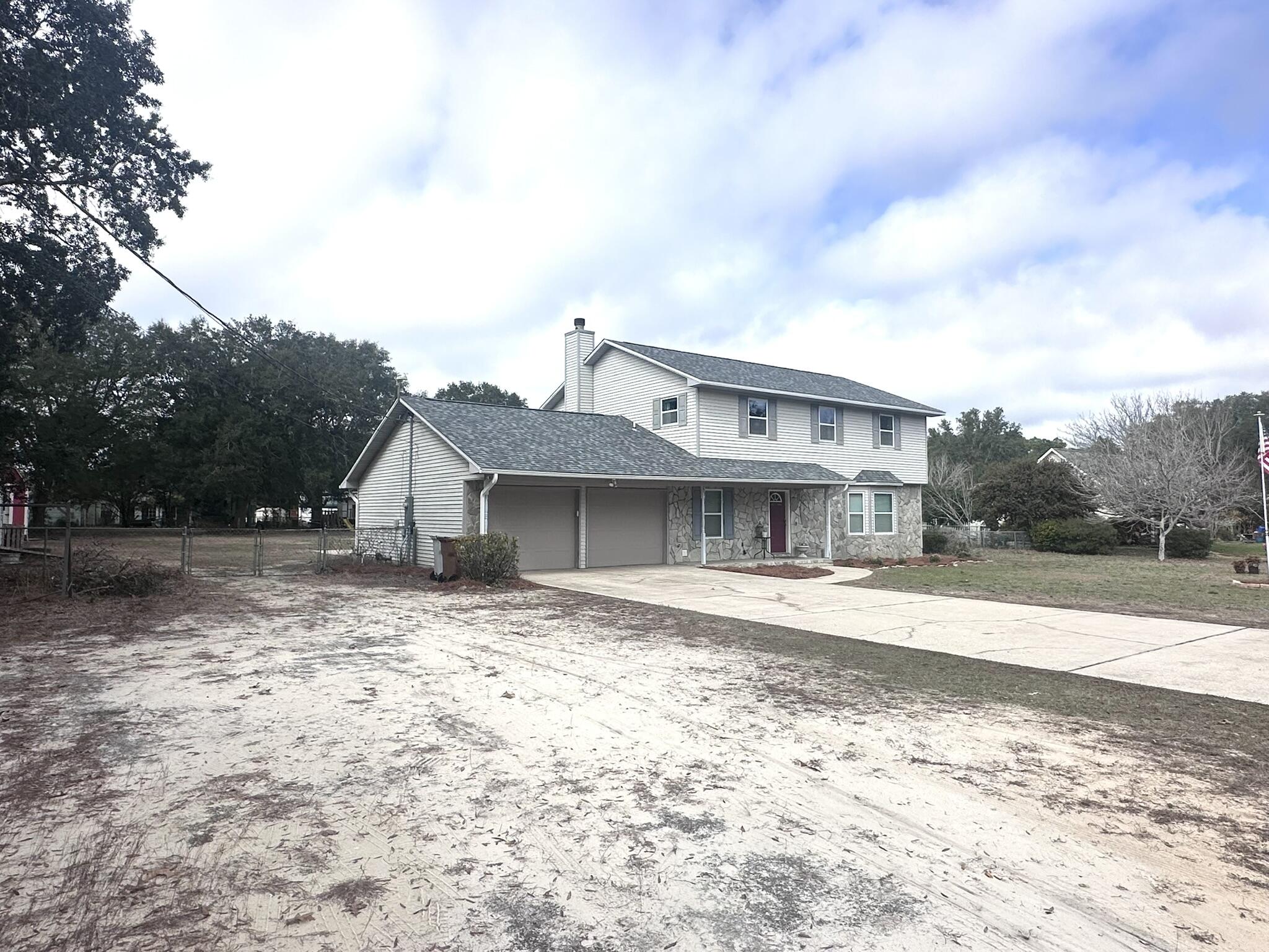 EAST BAY RIVER ESTATES 1ST ADDN - Residential Lease