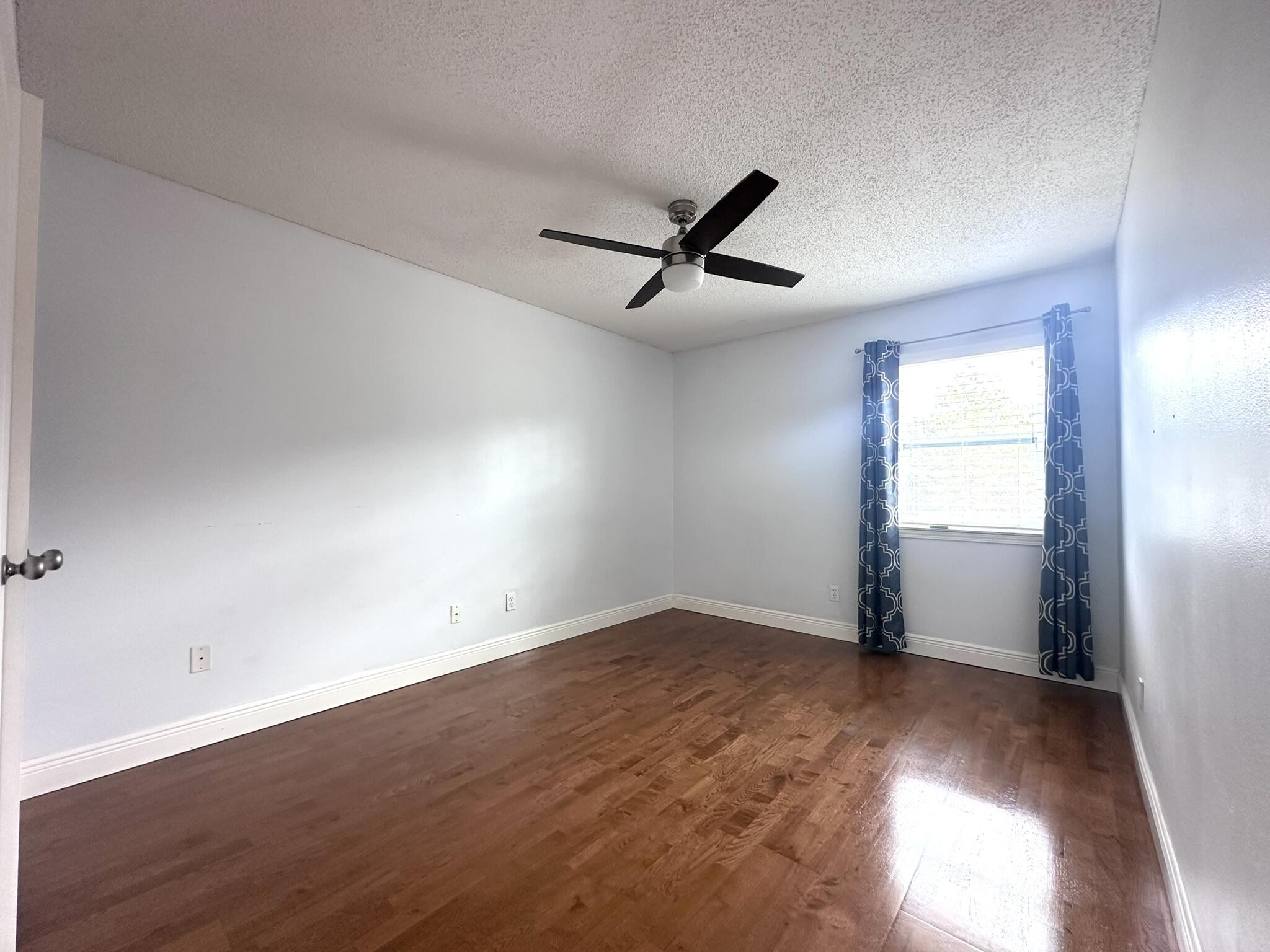 EAST BAY RIVER ESTATES 1ST ADDN - Residential Lease