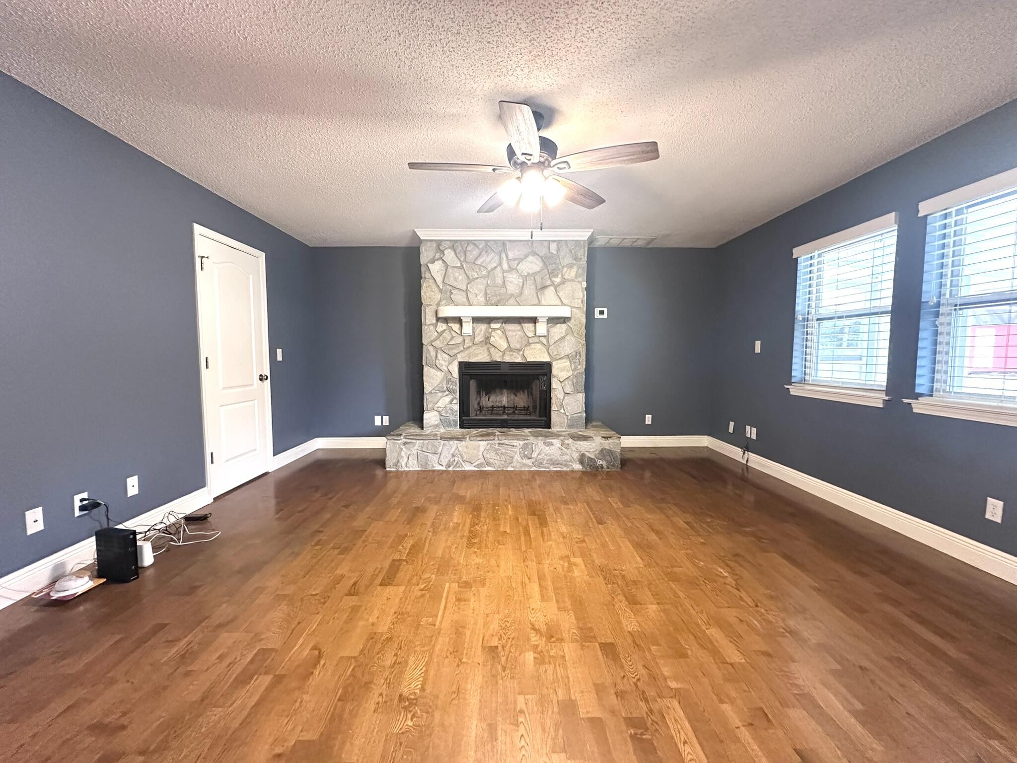 EAST BAY RIVER ESTATES 1ST ADDN - Residential Lease