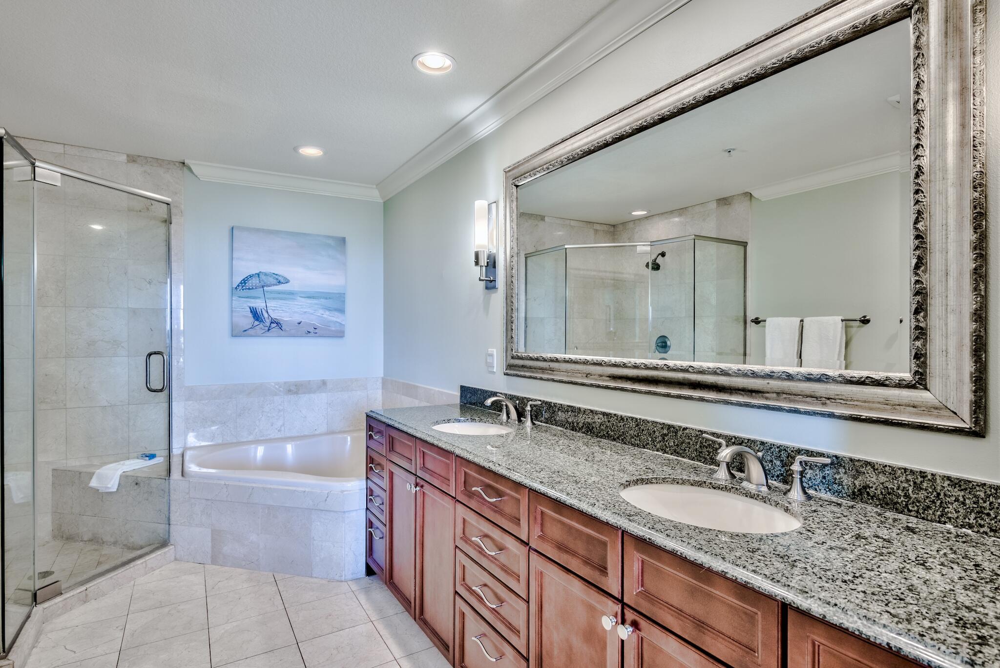 EMERALD GRANDE - Residential