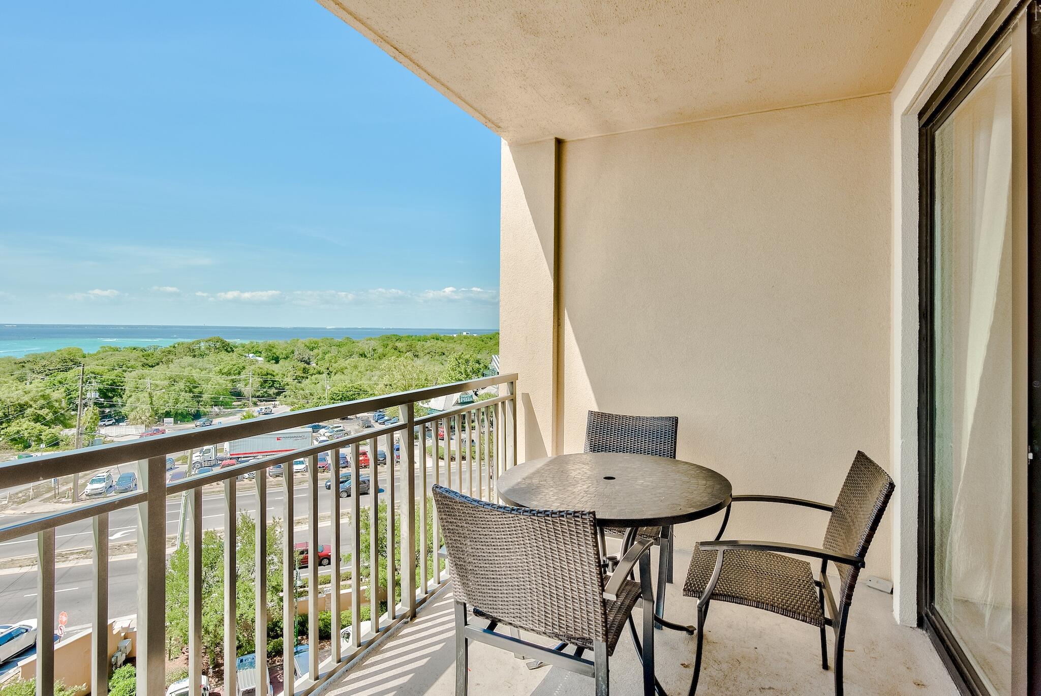 EMERALD GRANDE - Residential