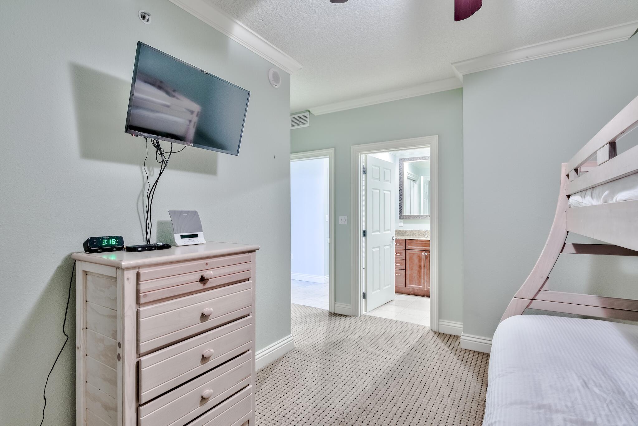 EMERALD GRANDE - Residential