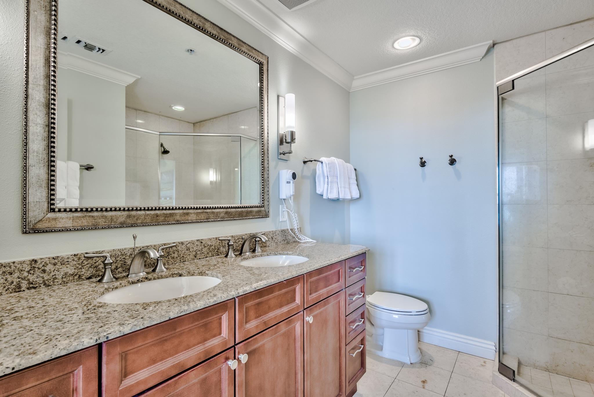 EMERALD GRANDE - Residential