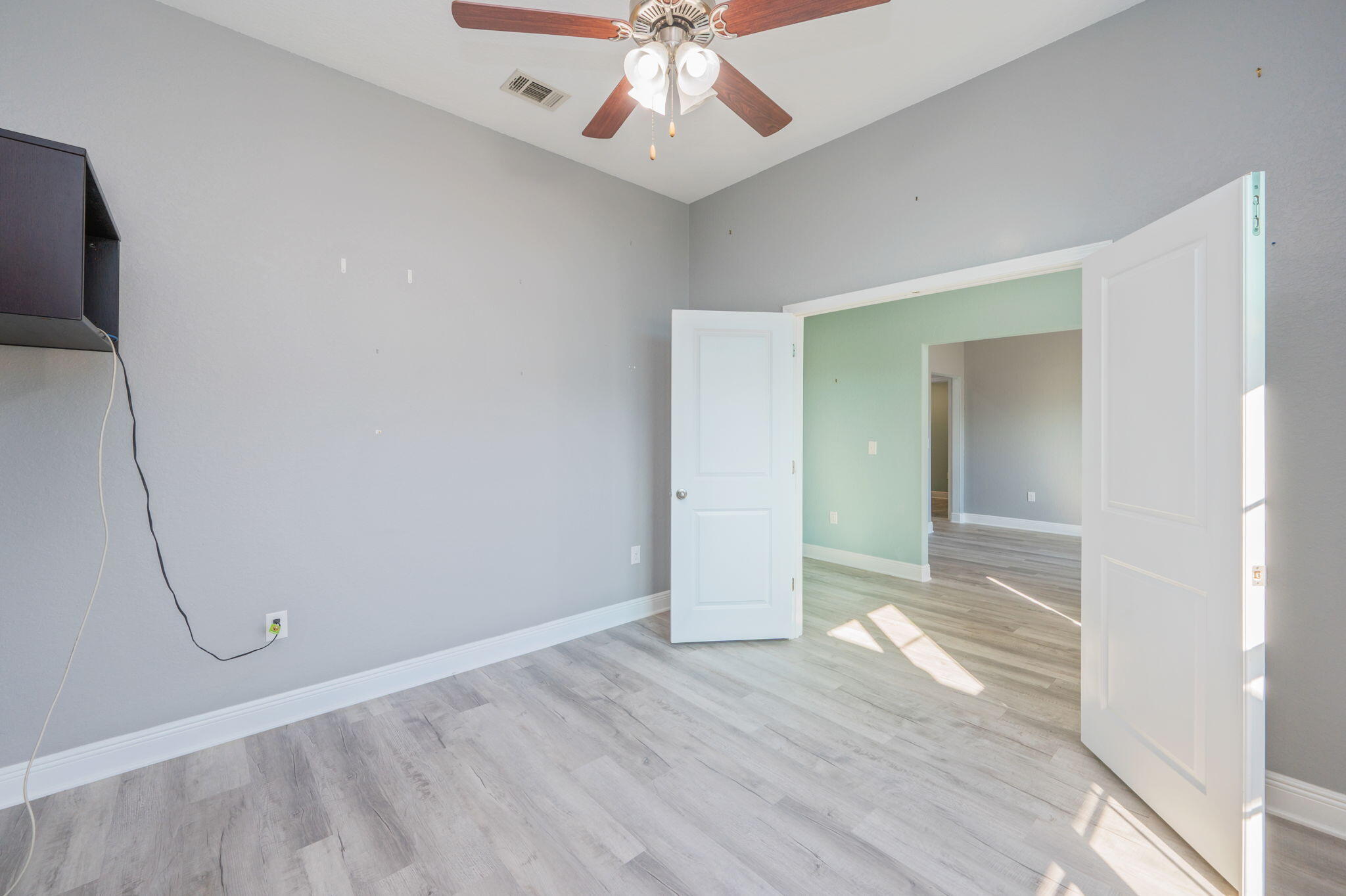 HOLLEY-CLIFF ESTATES - Residential