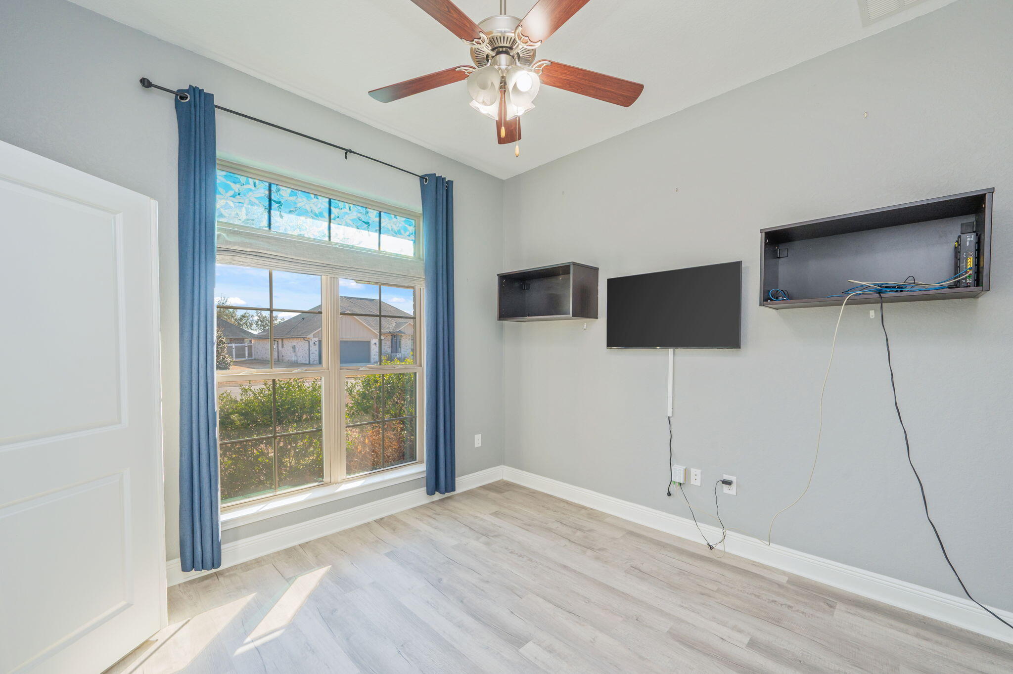 HOLLEY-CLIFF ESTATES - Residential