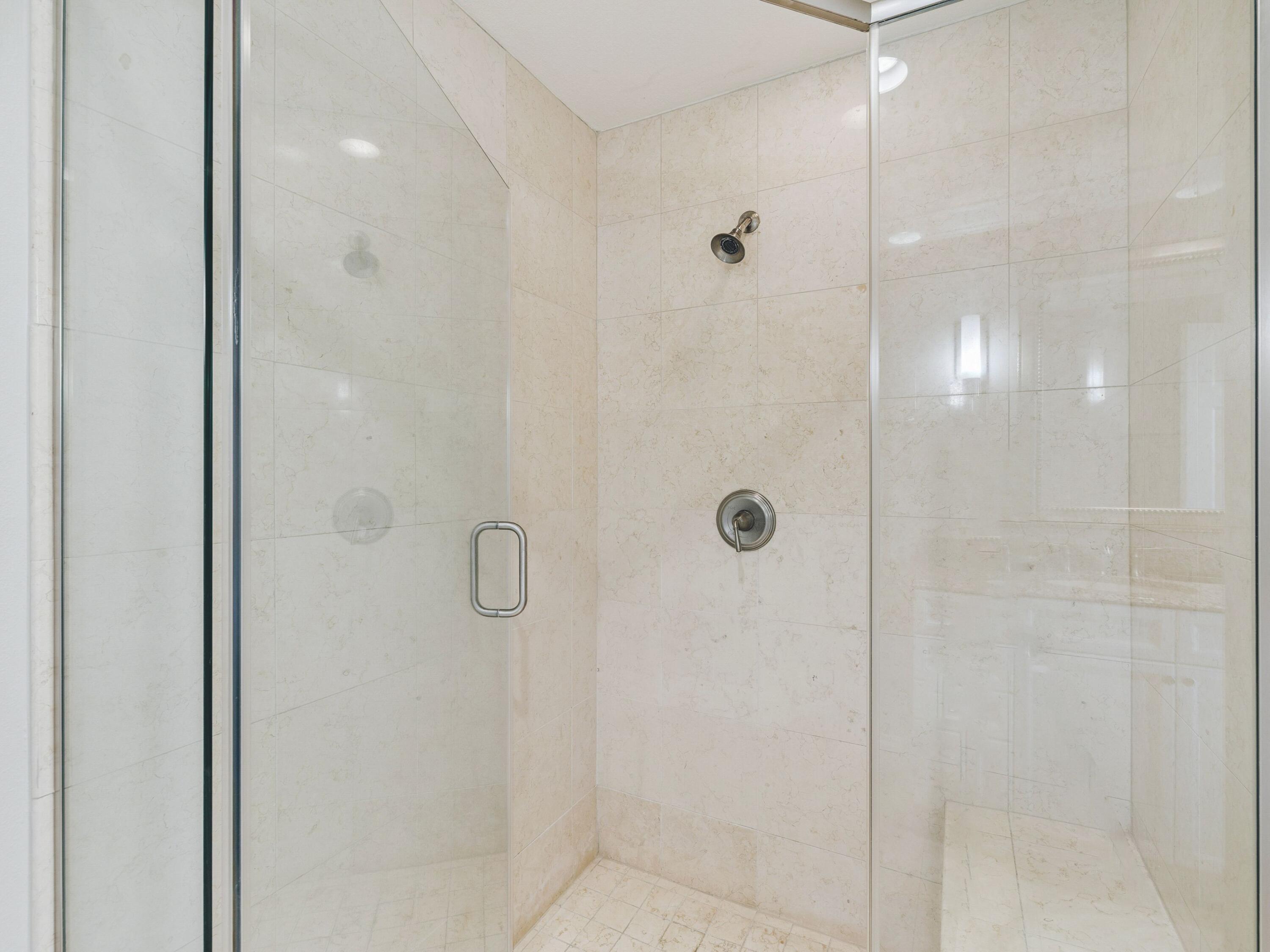 EMERALD GRANDE - Residential