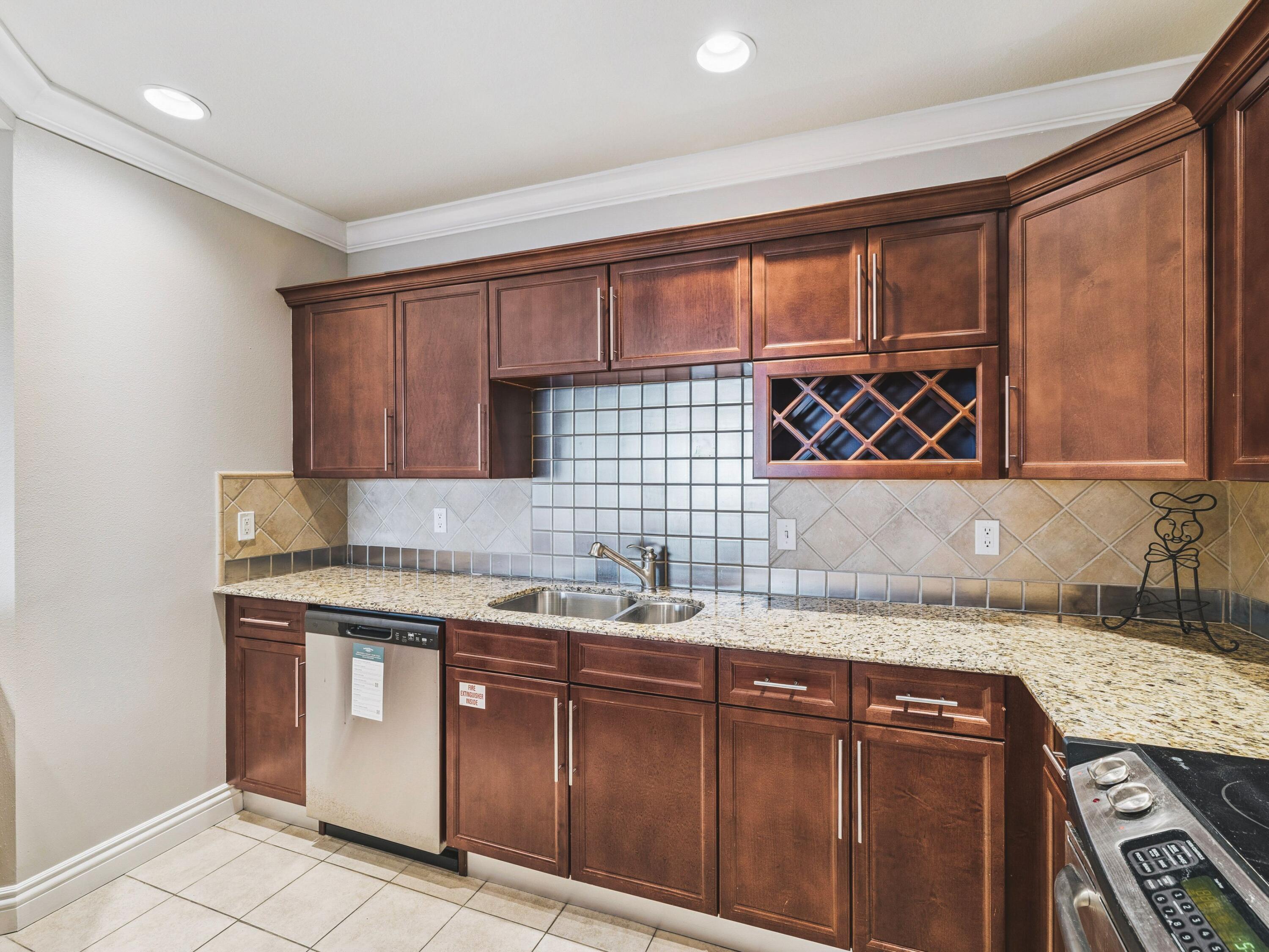 EMERALD GRANDE - Residential