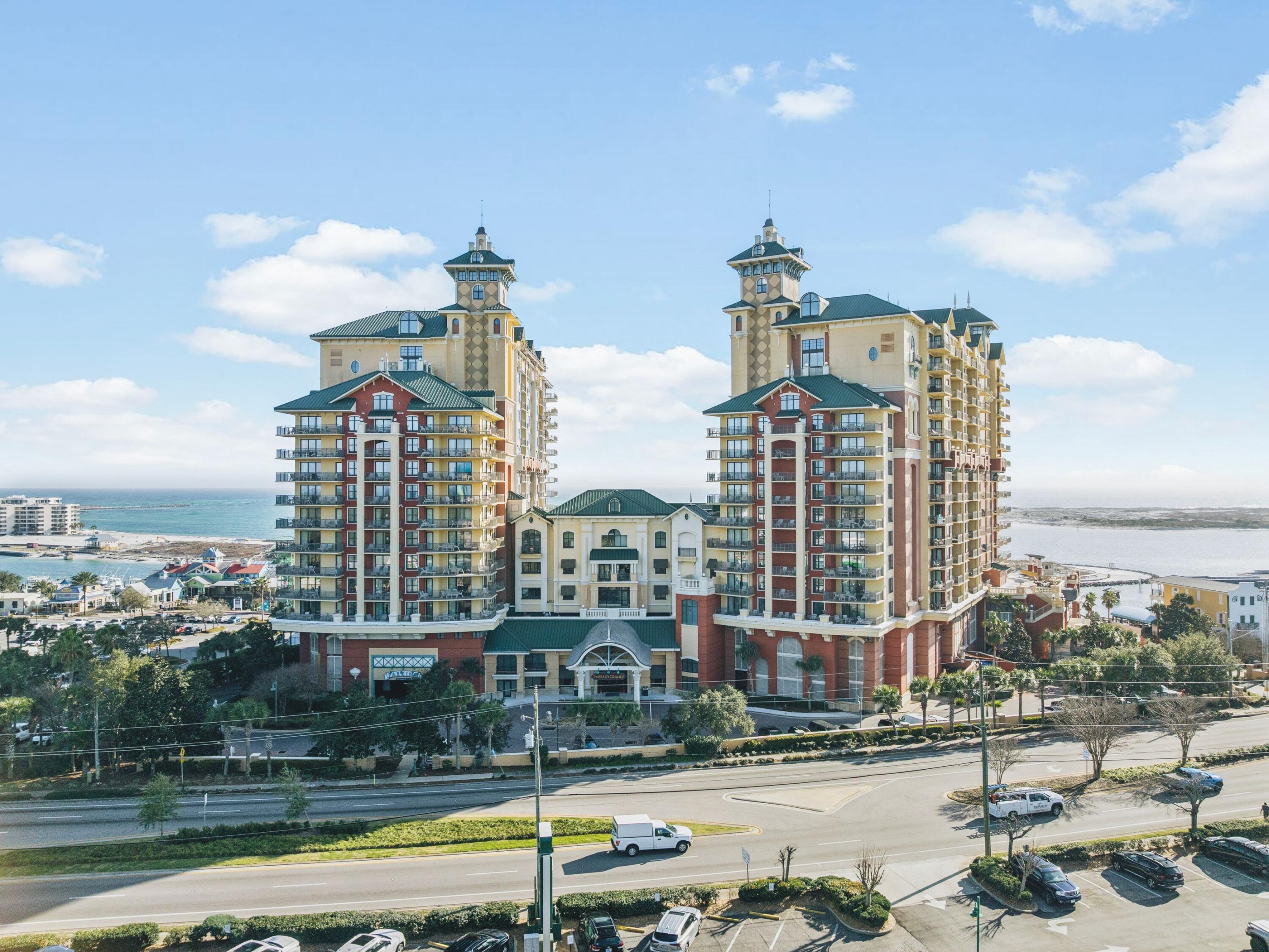 EMERALD GRANDE - Residential