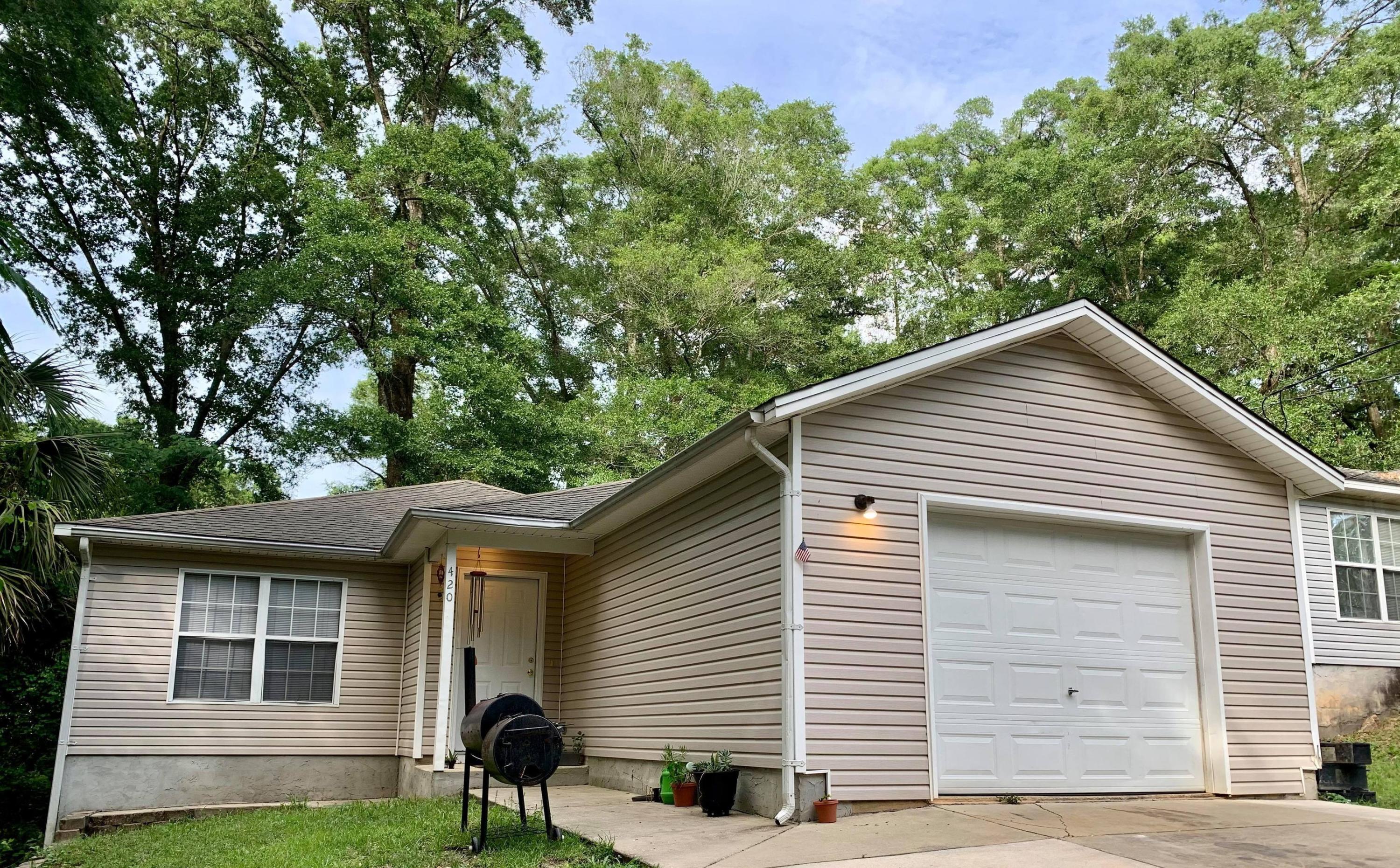 CRESTVIEW - Residential