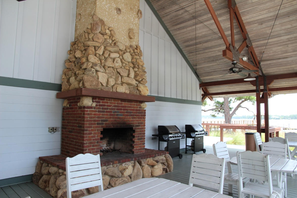 LAKESIDE LODGE AT PROSPECT POINT - Residential