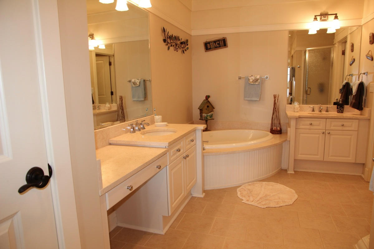 LAKESIDE LODGE AT PROSPECT POINT - Residential