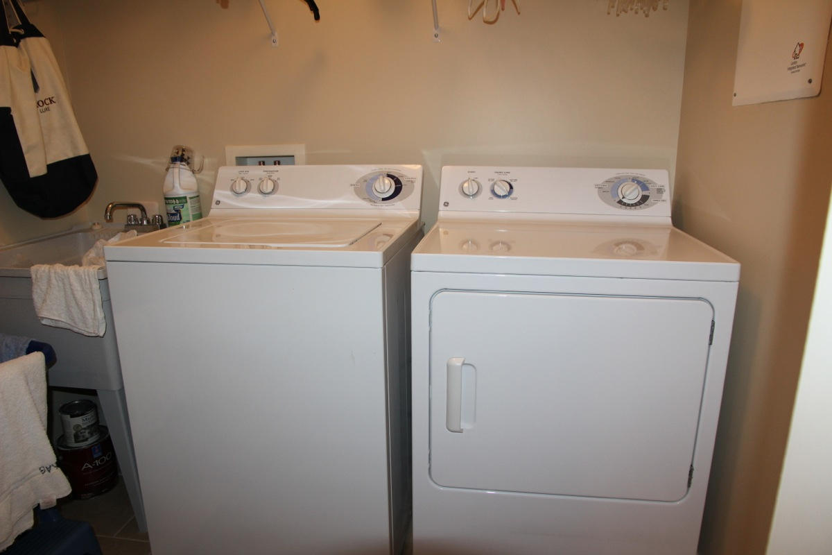 LAKESIDE LODGE AT PROSPECT POINT - Residential