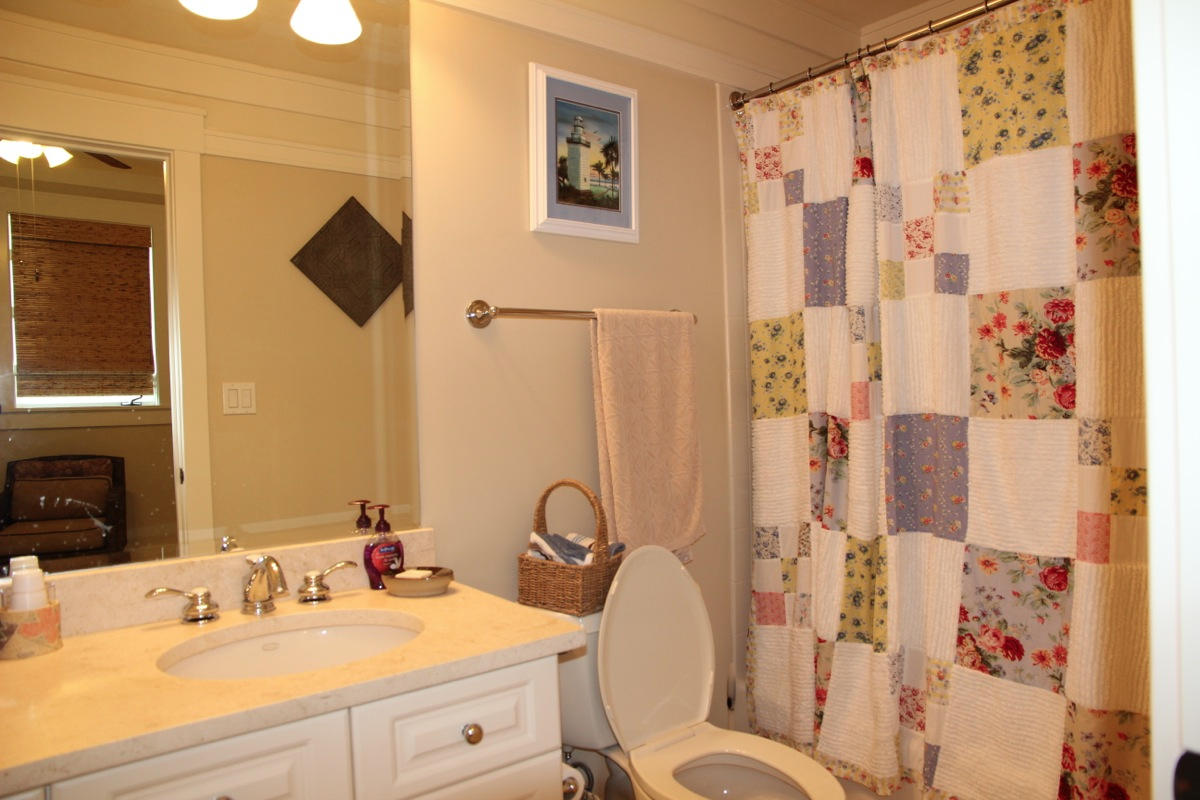 LAKESIDE LODGE AT PROSPECT POINT - Residential