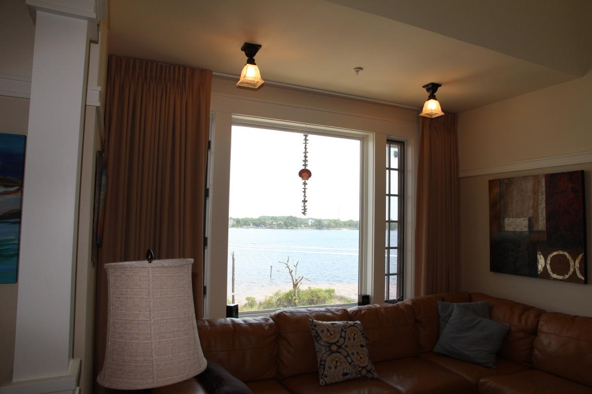 LAKESIDE LODGE AT PROSPECT POINT - Residential