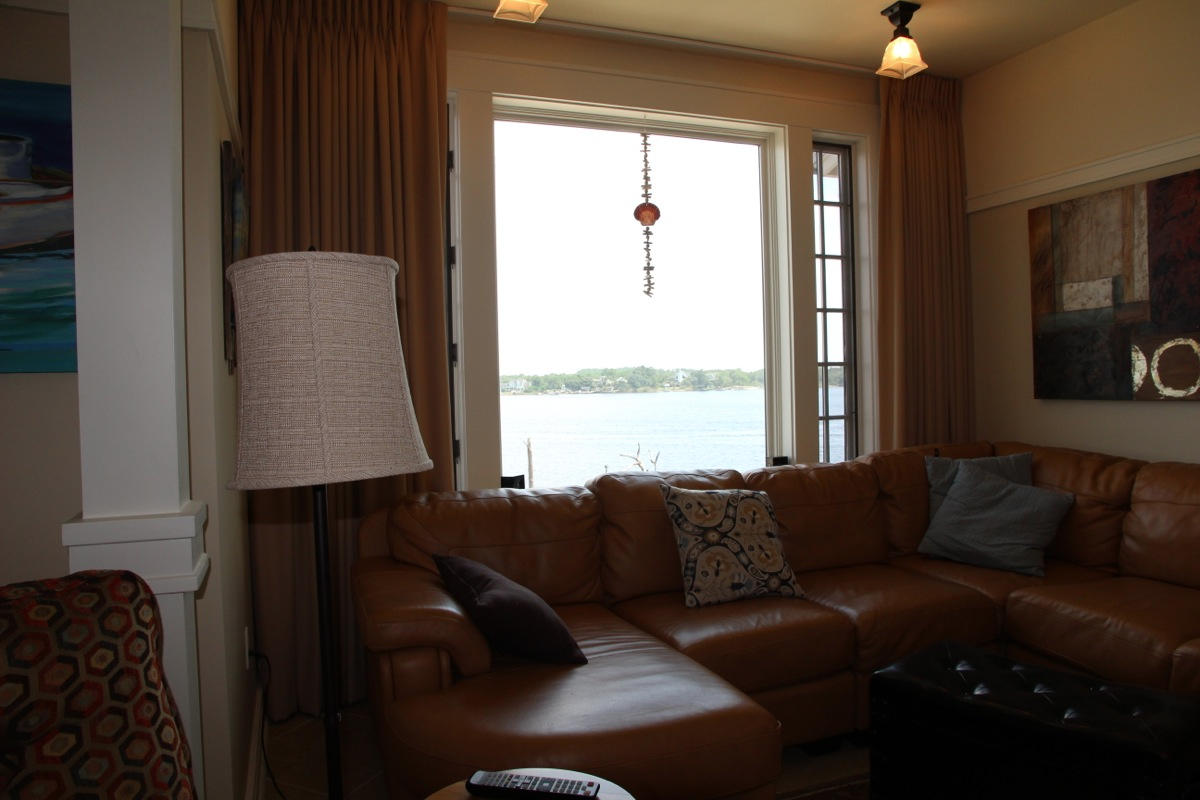 LAKESIDE LODGE AT PROSPECT POINT - Residential