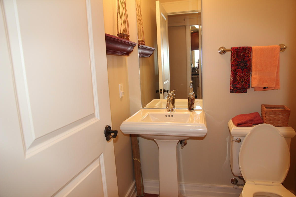 LAKESIDE LODGE AT PROSPECT POINT - Residential