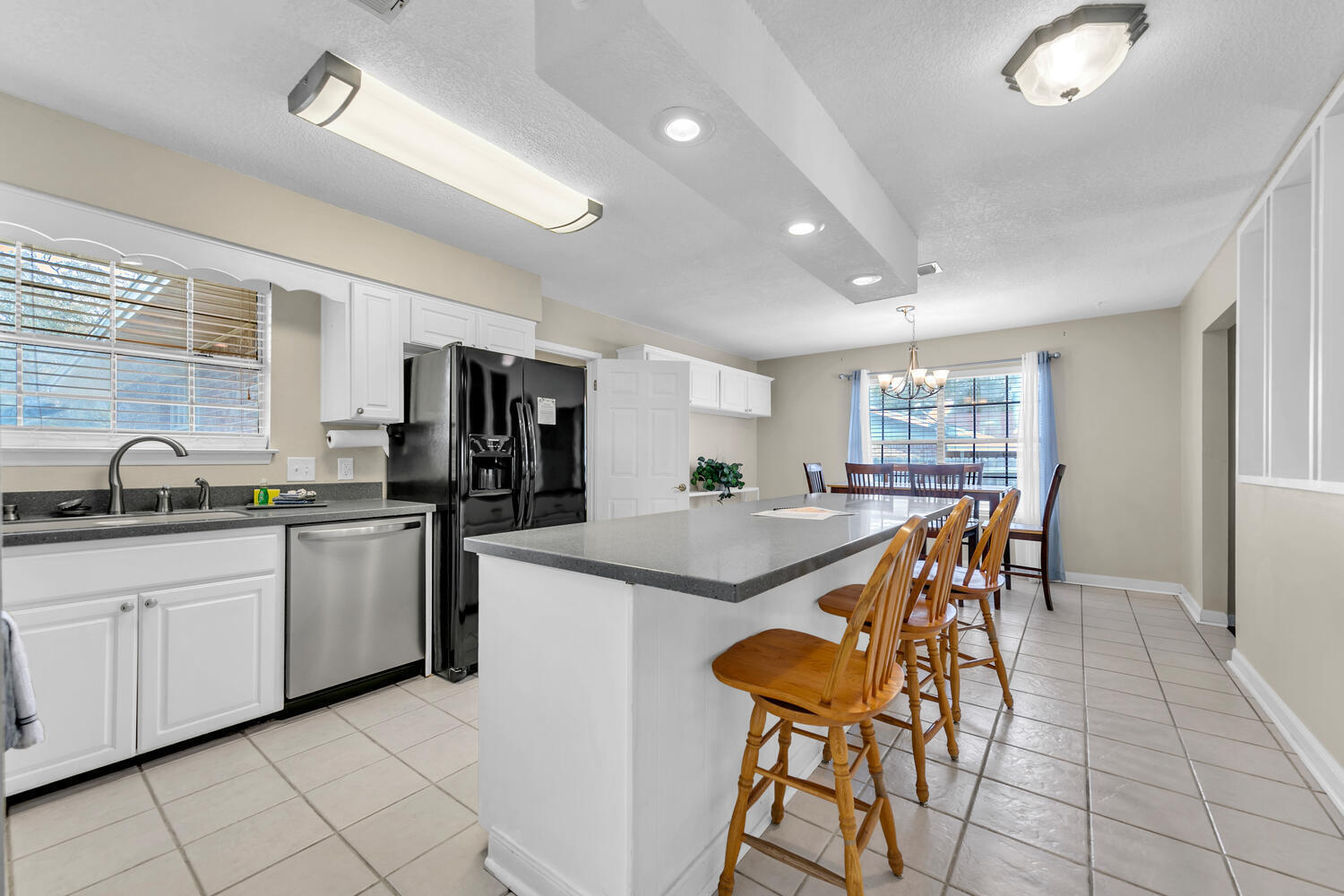 LAKEVIEW ESTATES - Residential