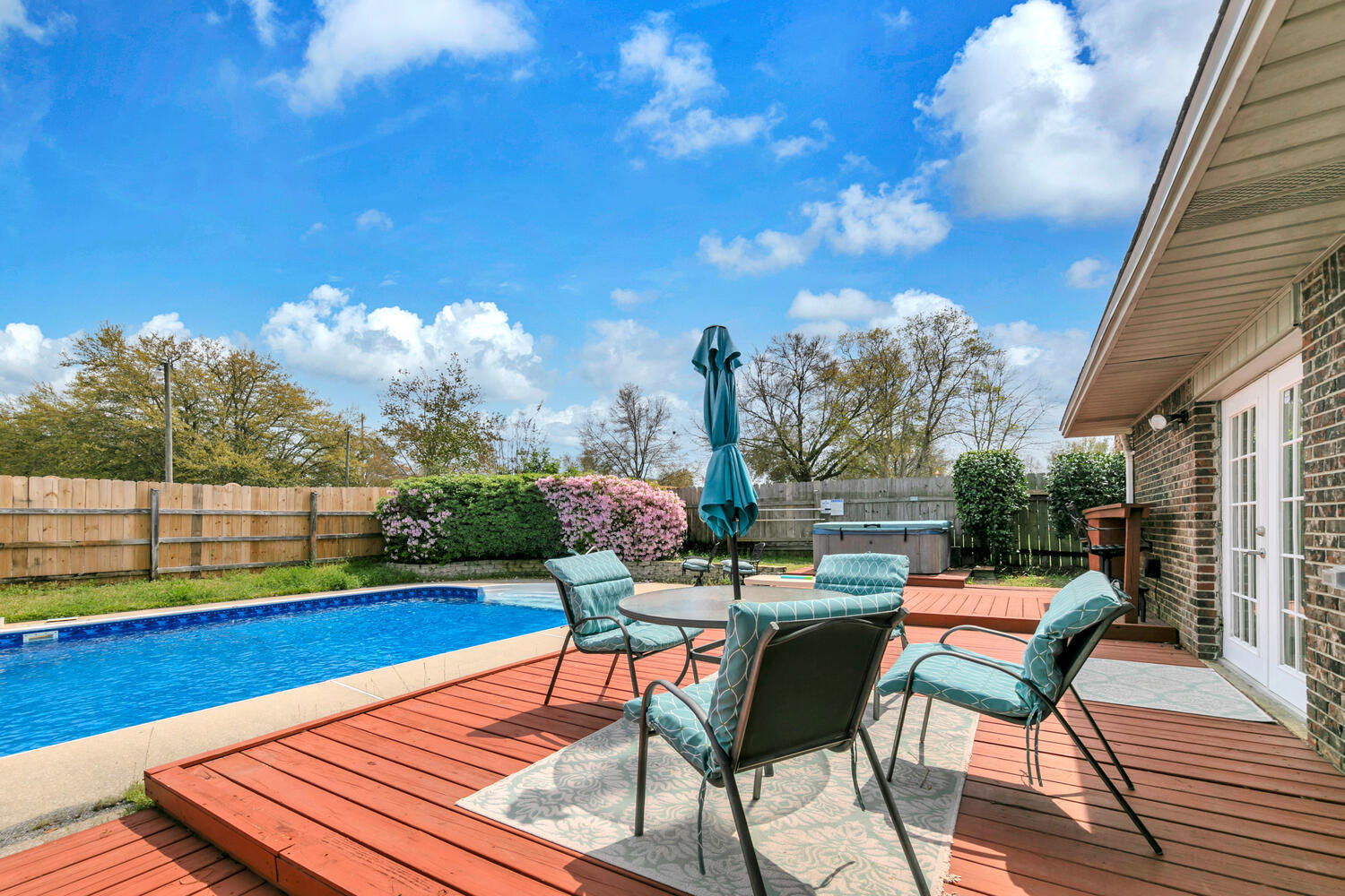 LAKEVIEW ESTATES - Residential
