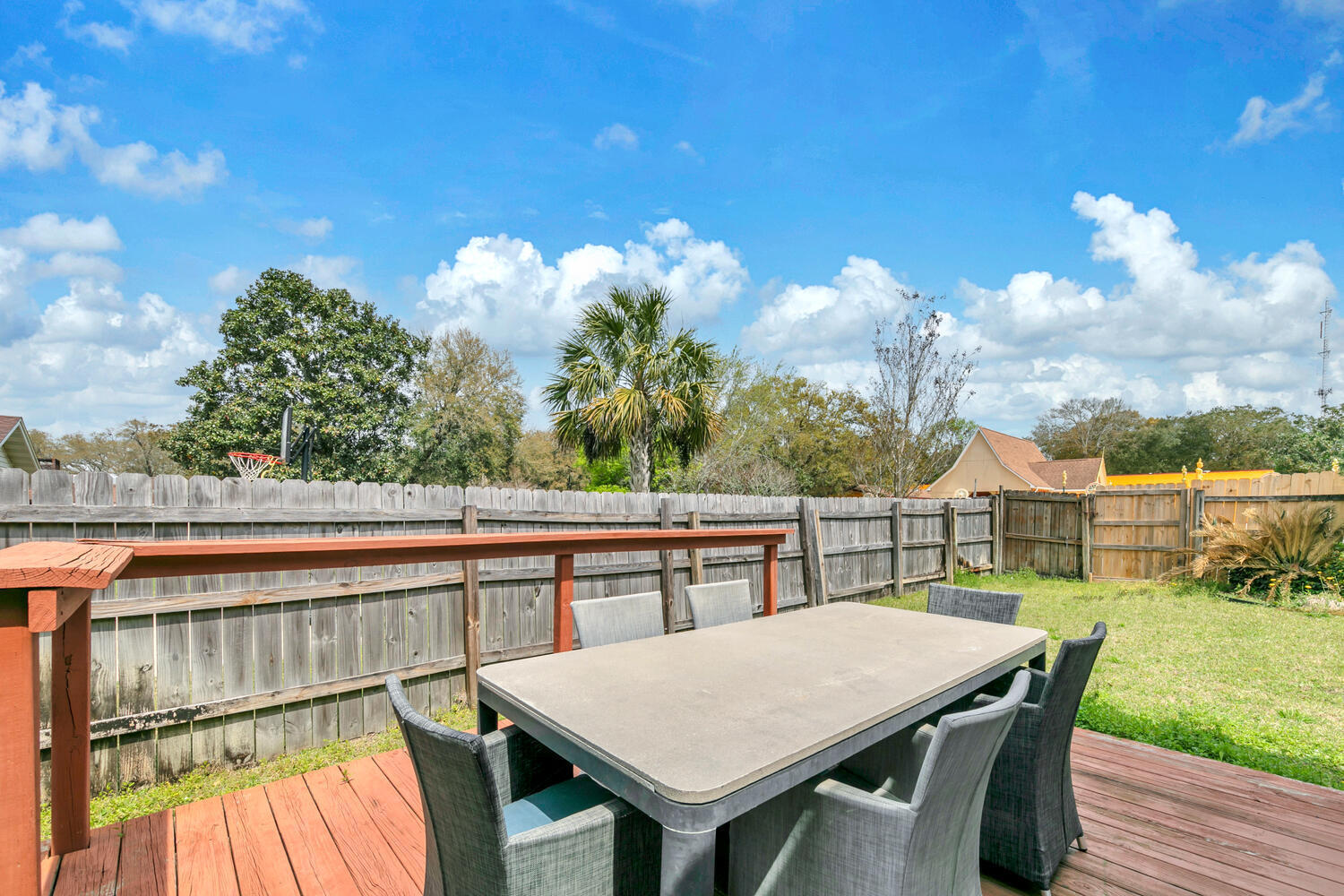 LAKEVIEW ESTATES - Residential
