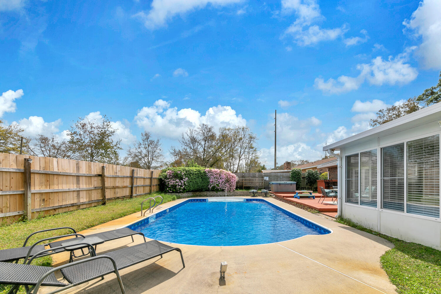 LAKEVIEW ESTATES - Residential