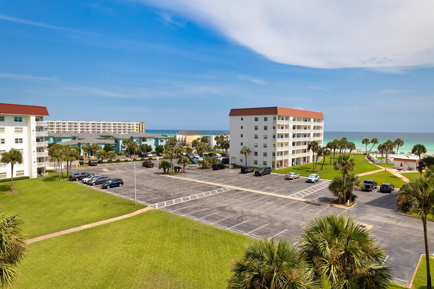 EL MATADOR CONDO - Residential