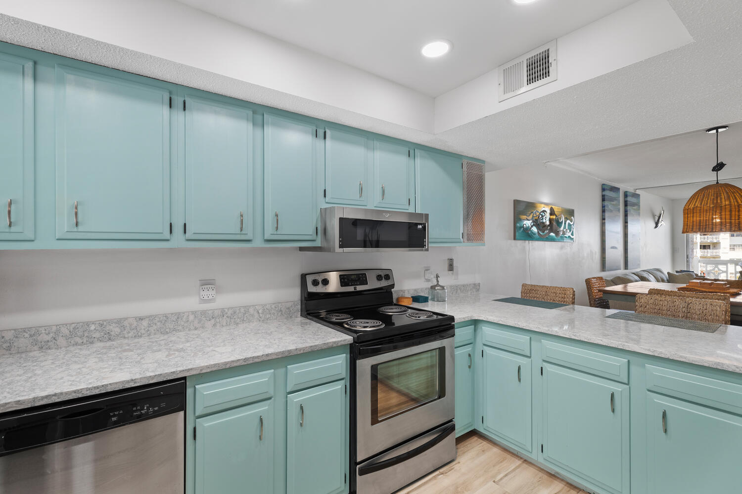EL MATADOR CONDO - Residential