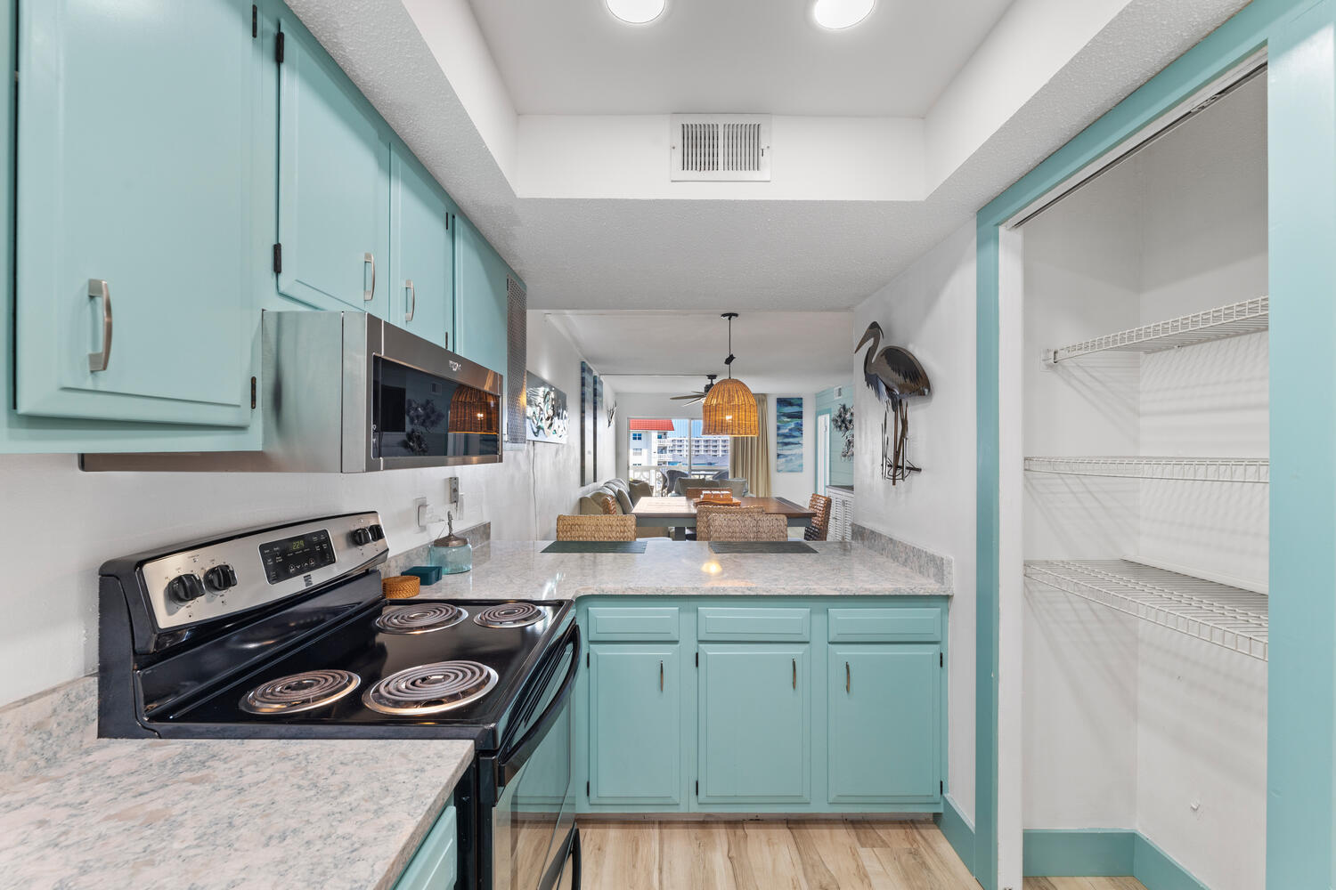 EL MATADOR CONDO - Residential