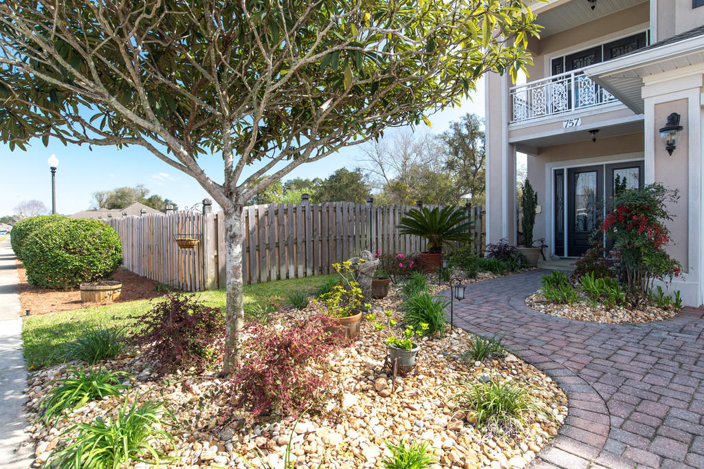 BRIDGEPORT COLONY - Residential