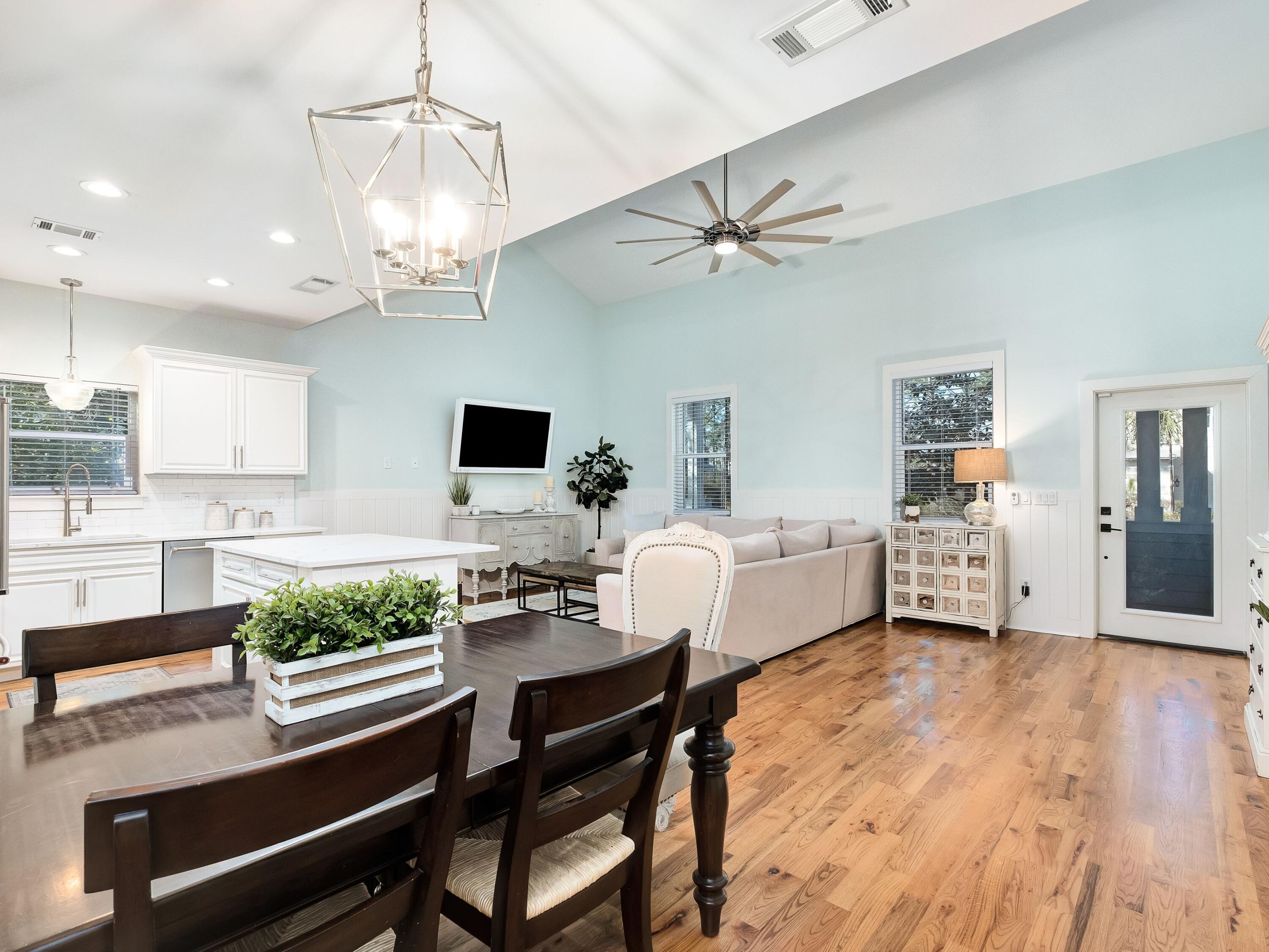 HIDDEN GROVE - Residential