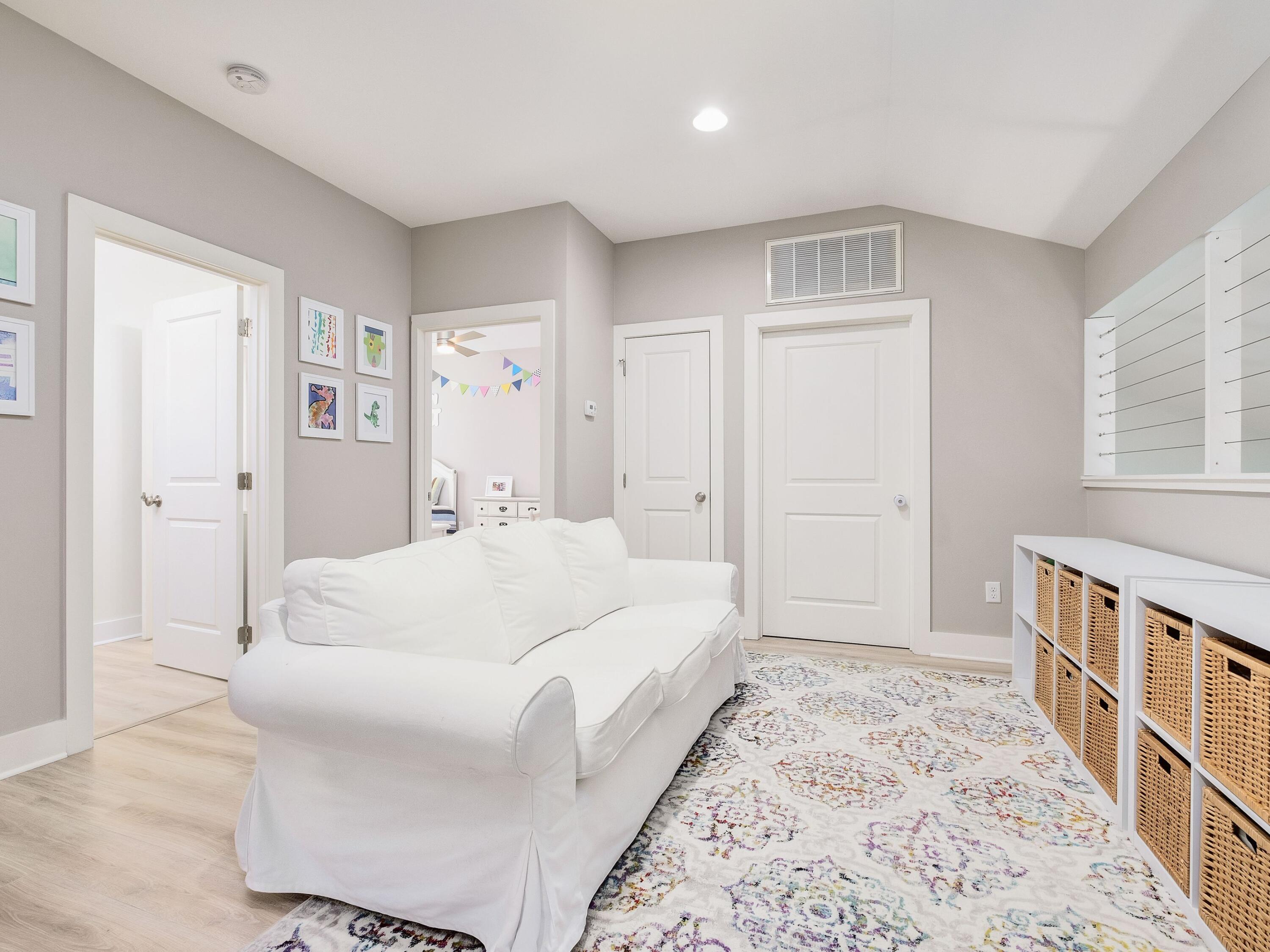 HIDDEN GROVE - Residential