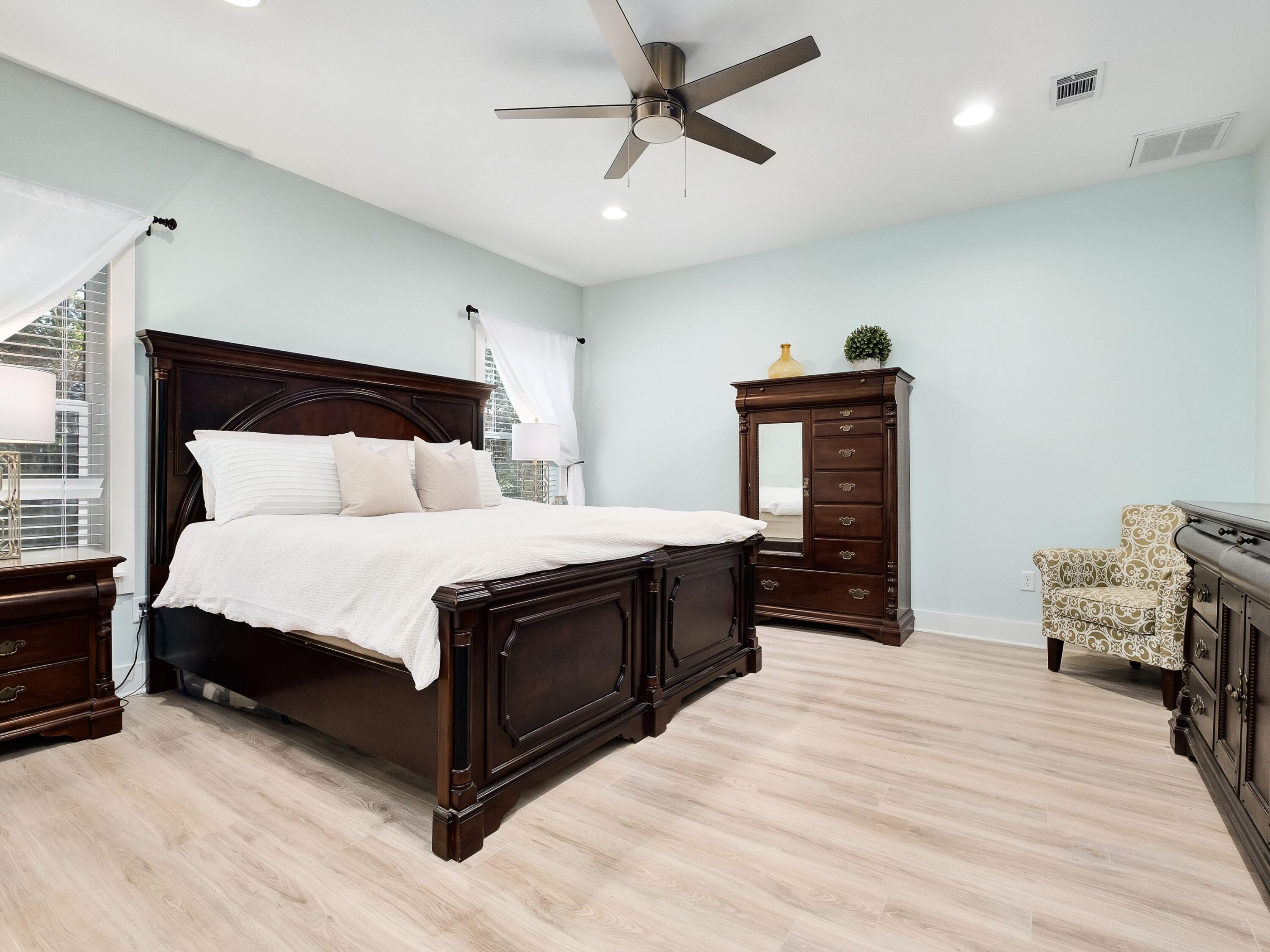 HIDDEN GROVE - Residential