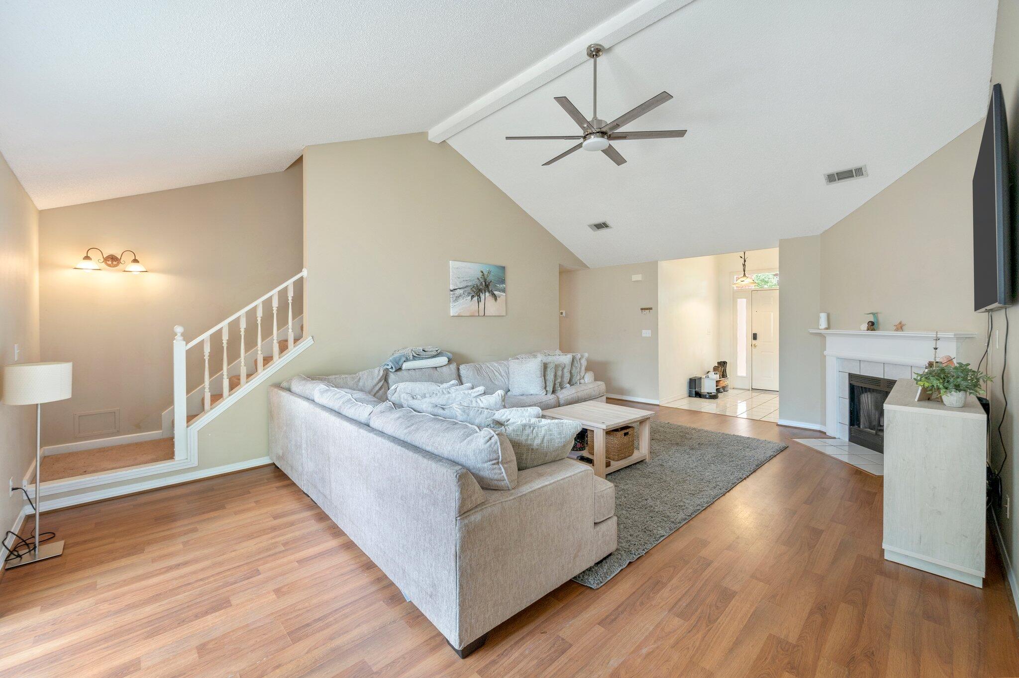 SHALIMAR COMMONS - Residential Lease