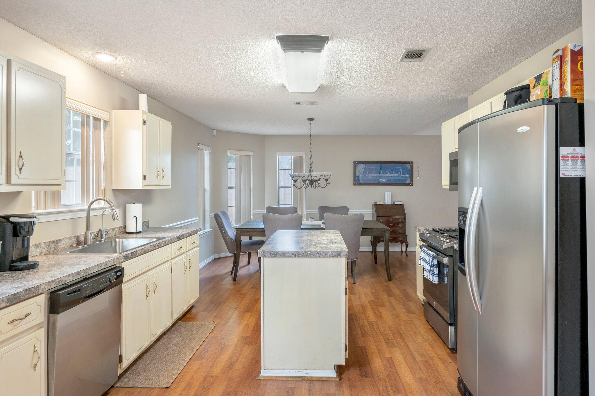 SHALIMAR COMMONS - Residential Lease