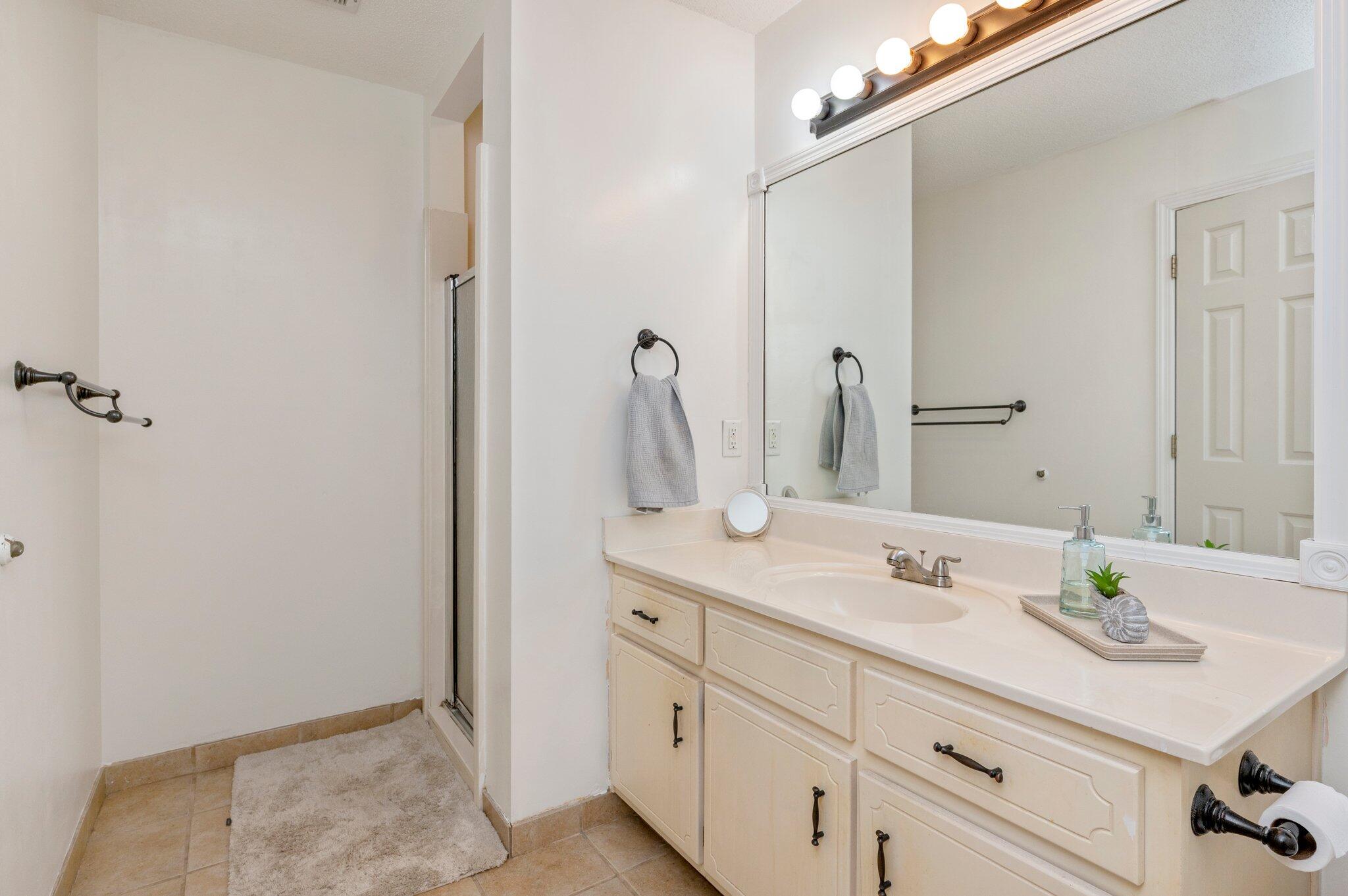 SHALIMAR COMMONS - Residential Lease