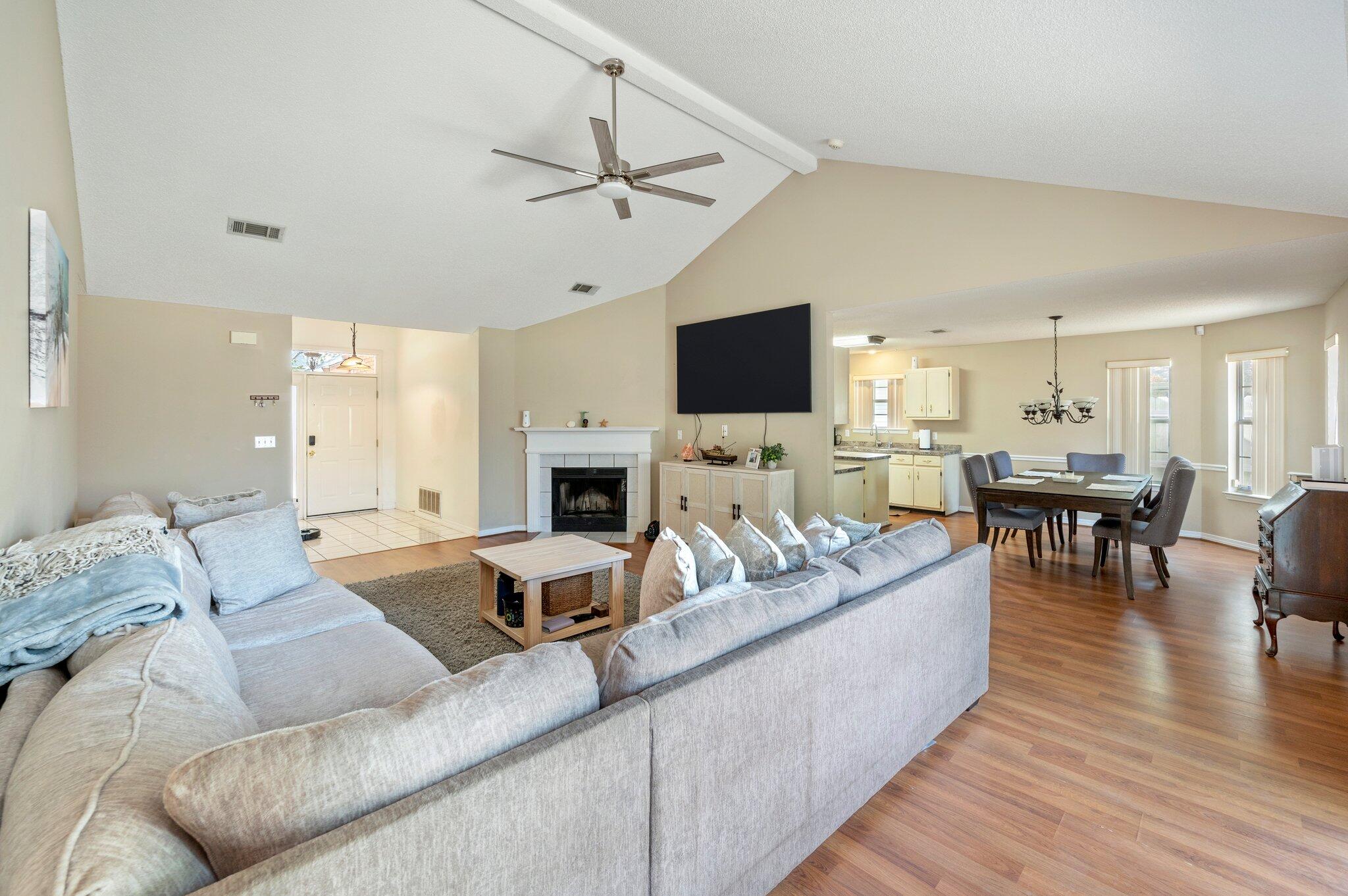 SHALIMAR COMMONS - Residential Lease