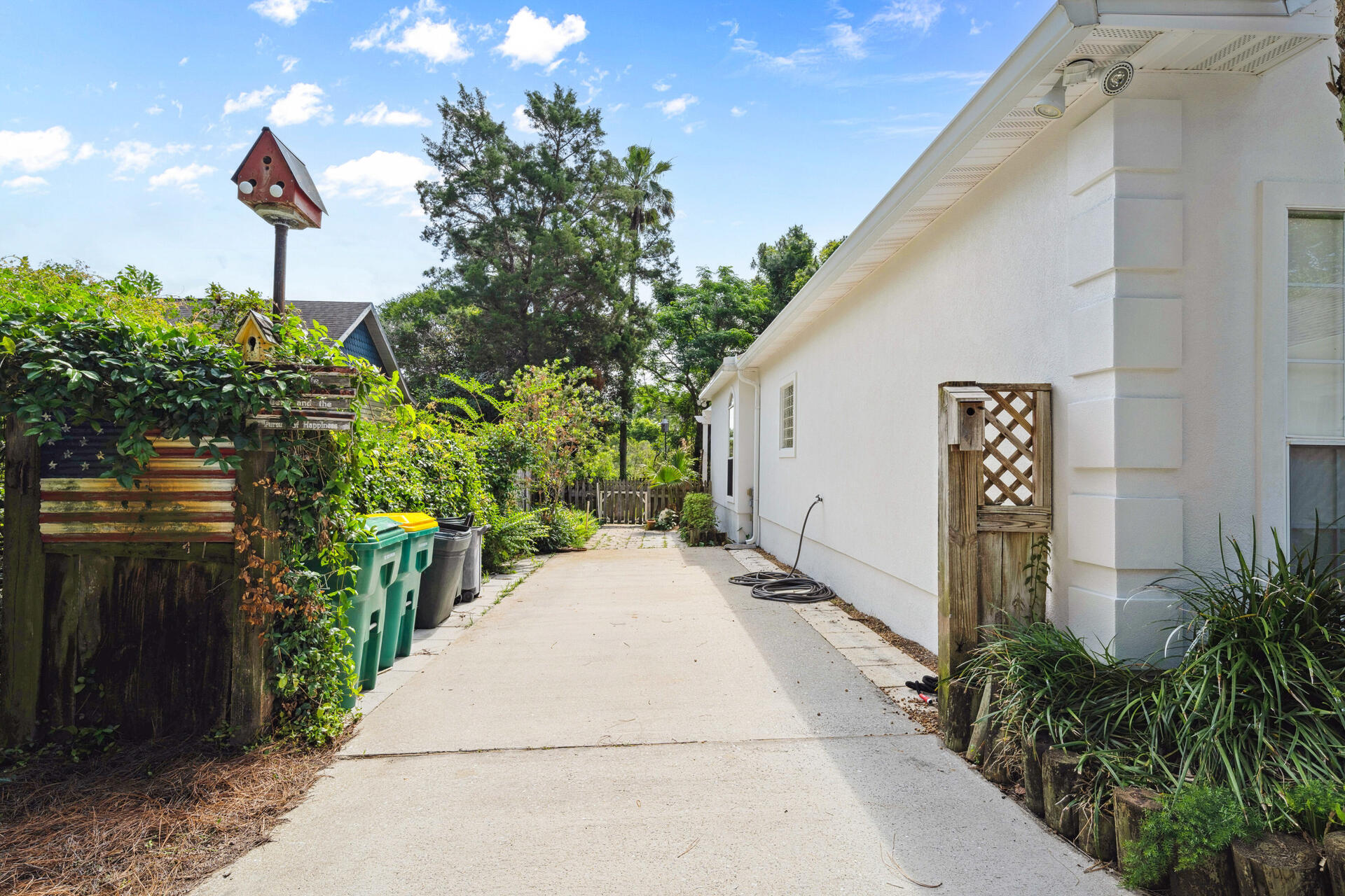 BAYVIEW MANOR - Residential