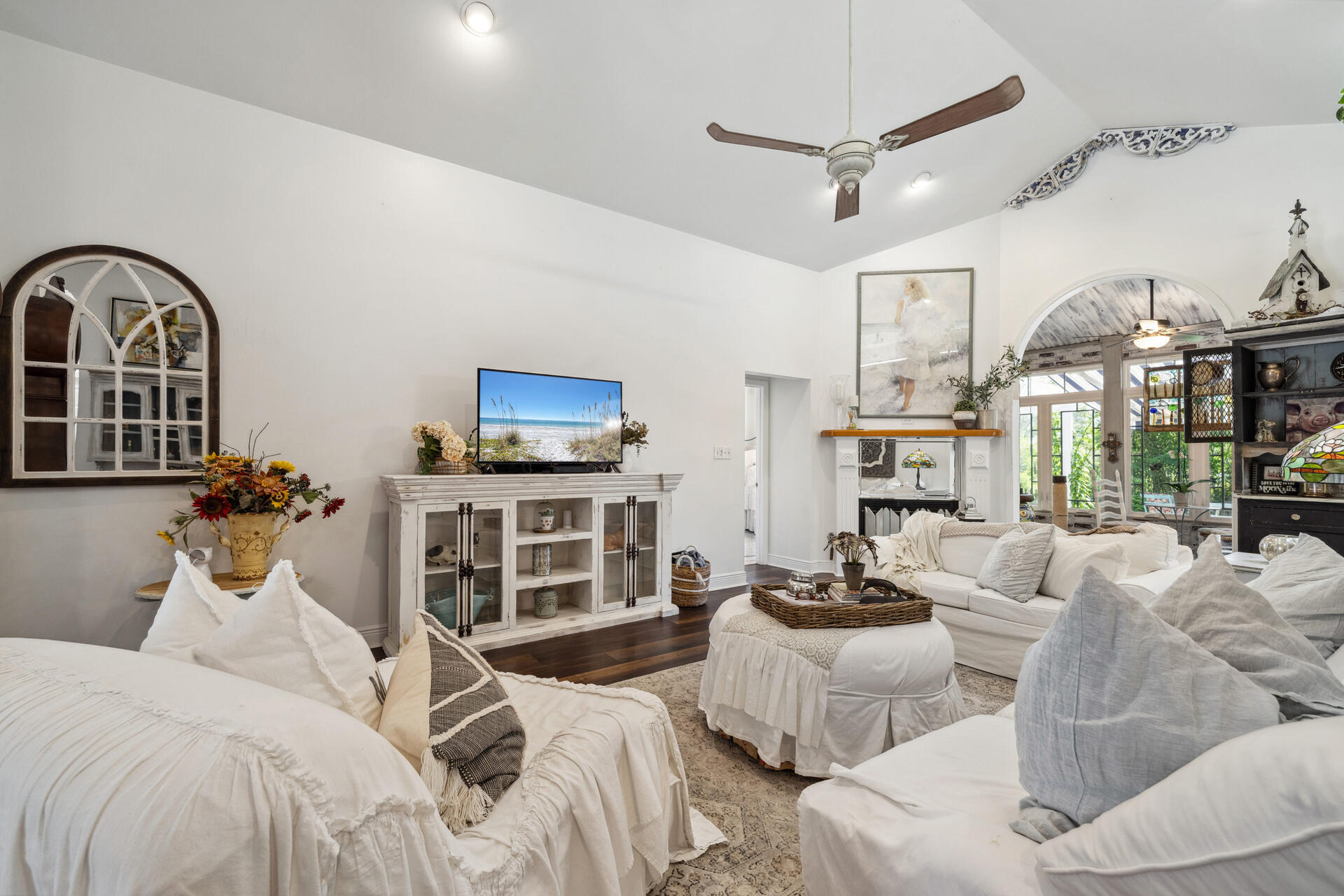 BAYVIEW MANOR - Residential
