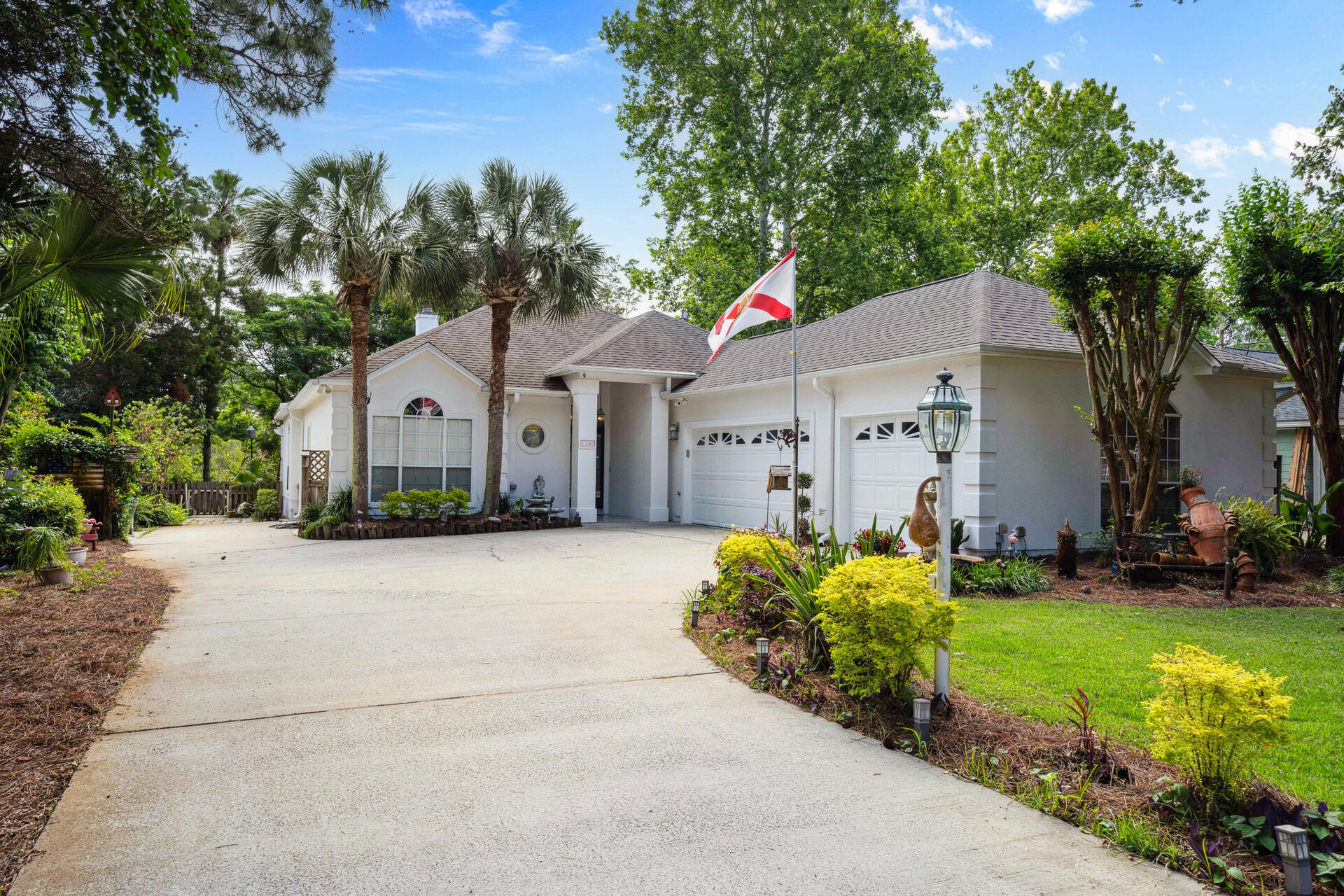BAYVIEW MANOR - Residential