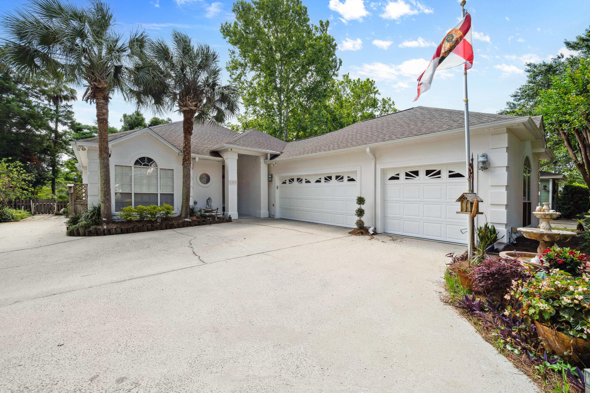 BAYVIEW MANOR - Residential