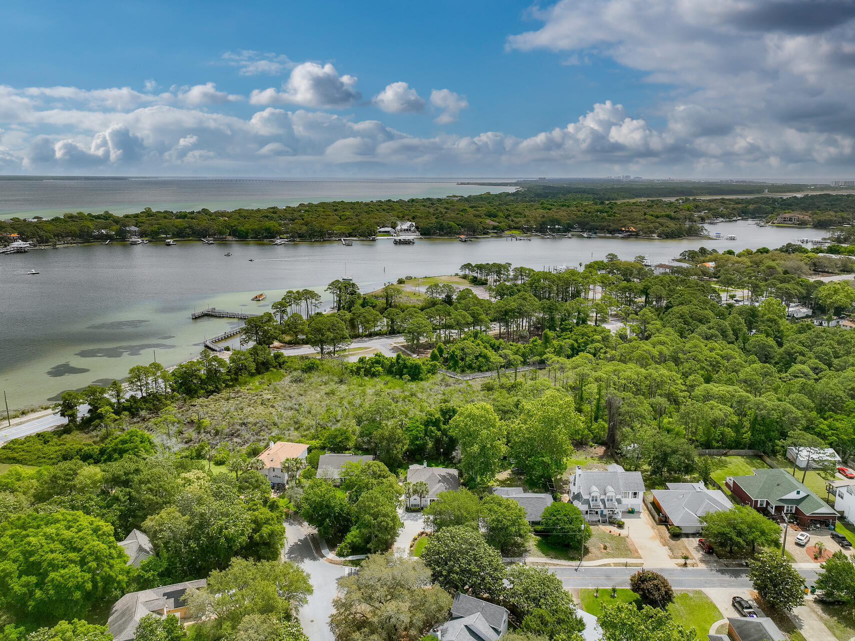 BAYVIEW MANOR - Residential