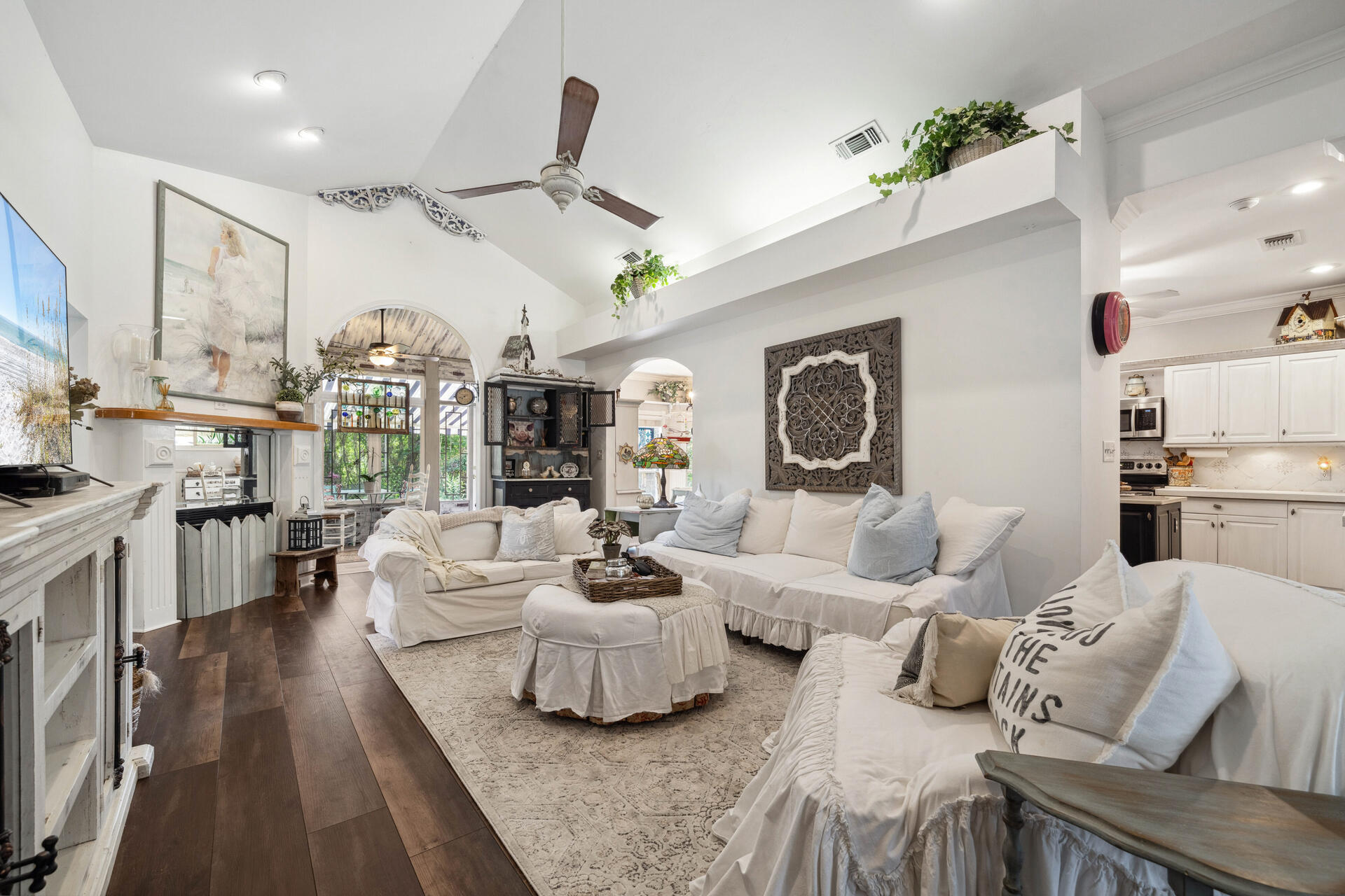 BAYVIEW MANOR - Residential