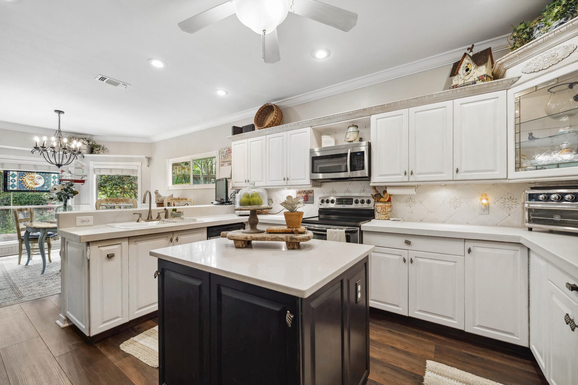 BAYVIEW MANOR - Residential