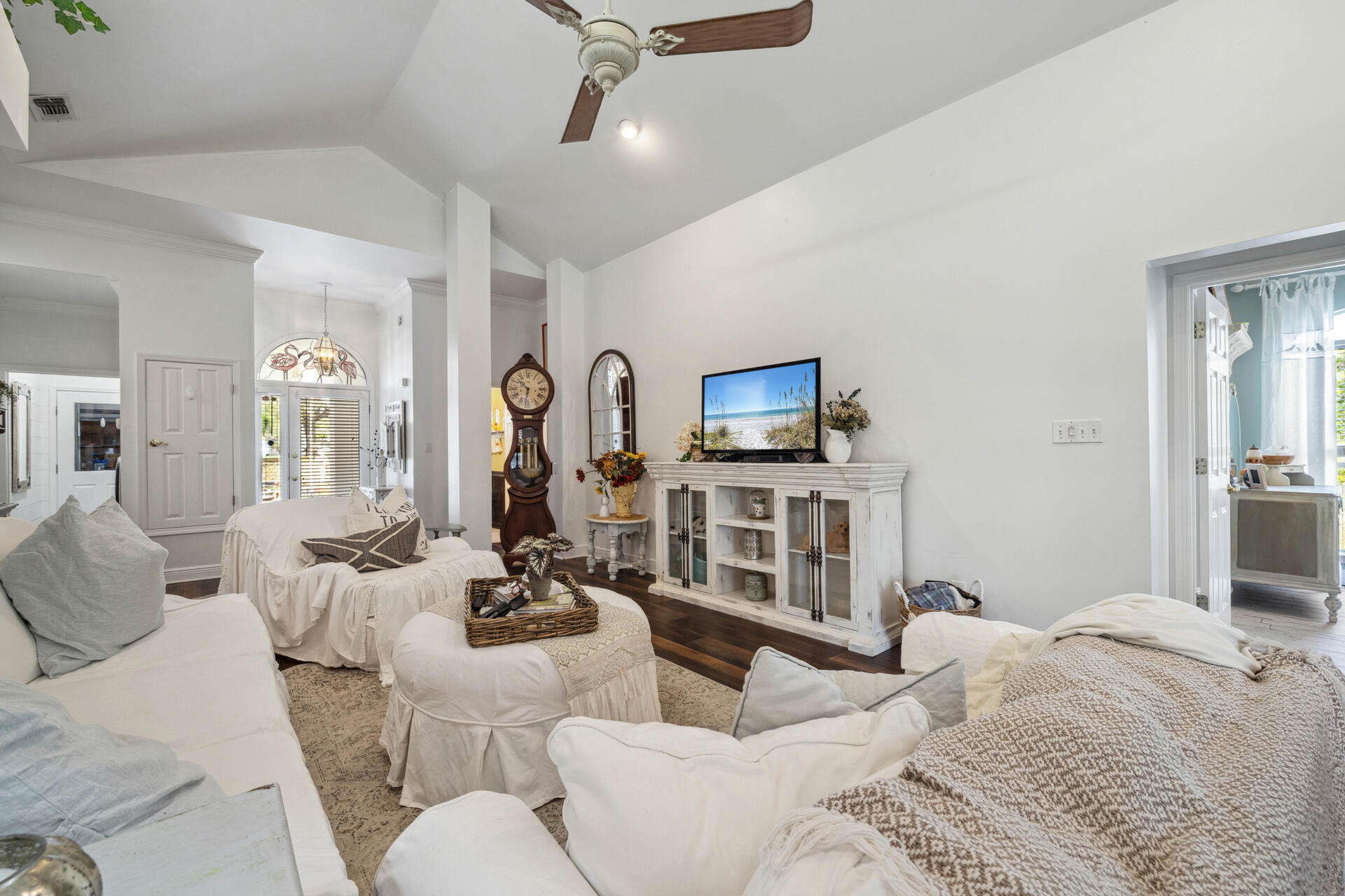BAYVIEW MANOR - Residential